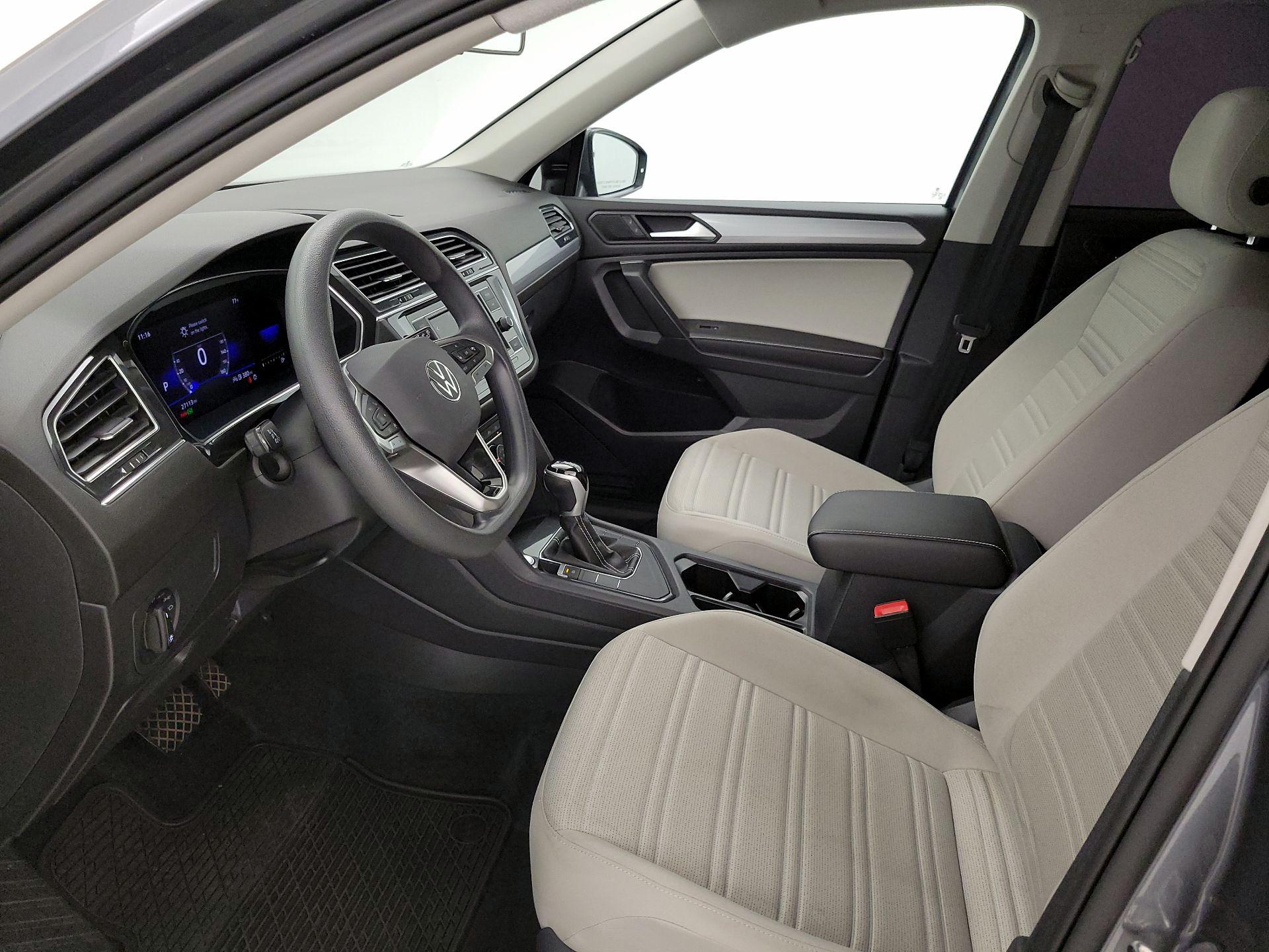 Thumbnail: 2022 Volkswagen Tiguan - 11