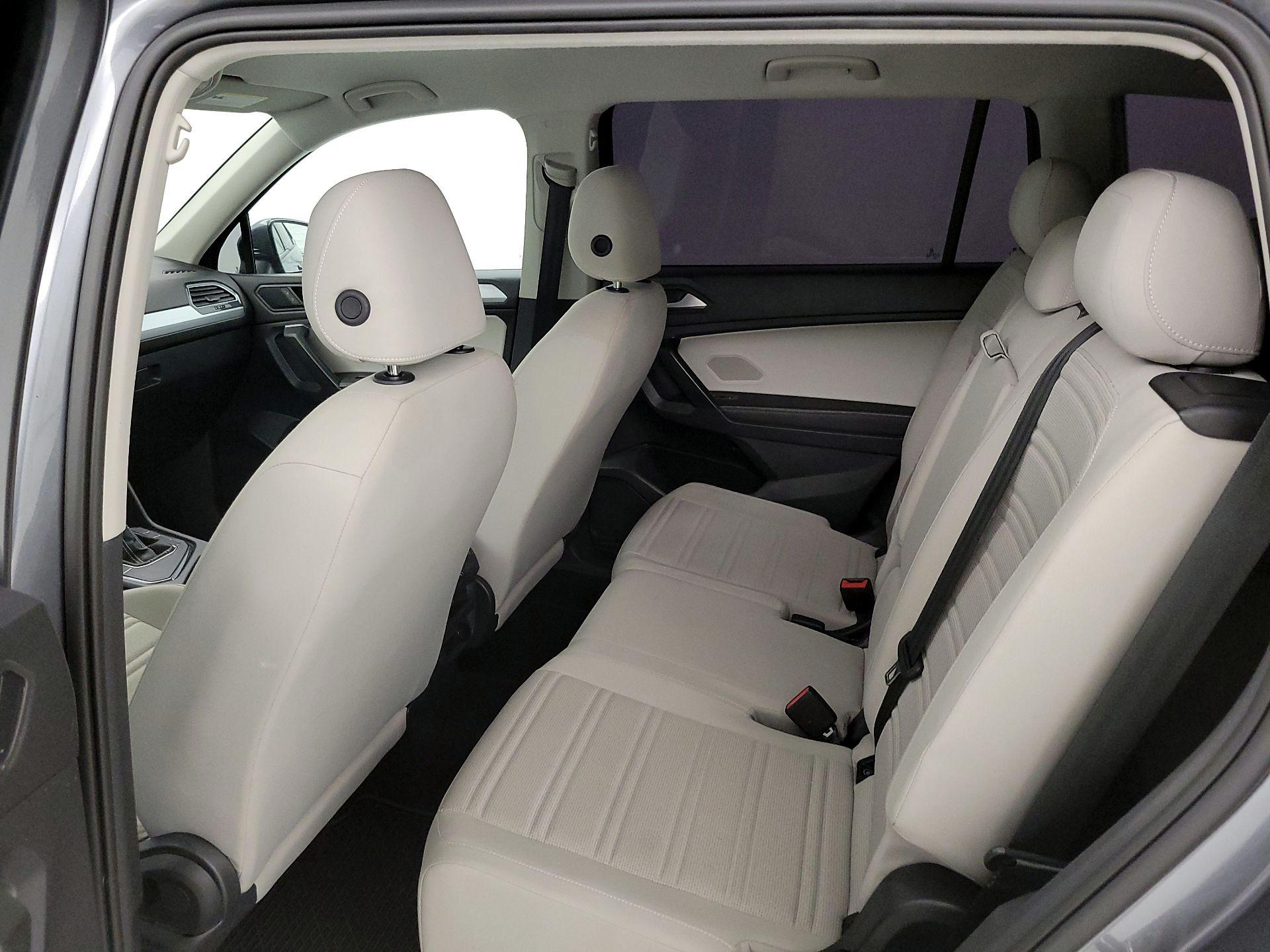 Thumbnail: 2022 Volkswagen Tiguan - 19