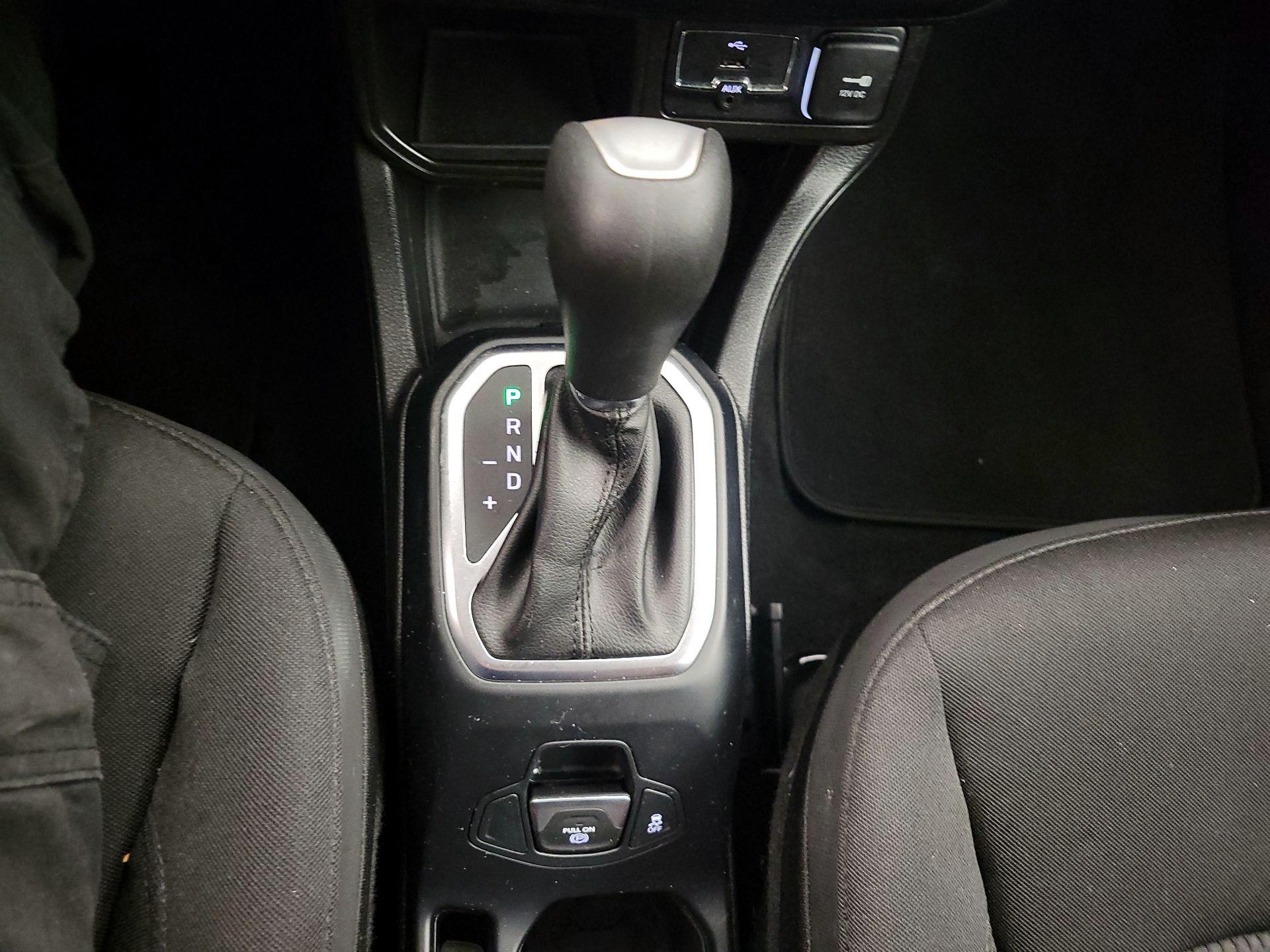Thumbnail: 2019 Jeep Renegade - 16