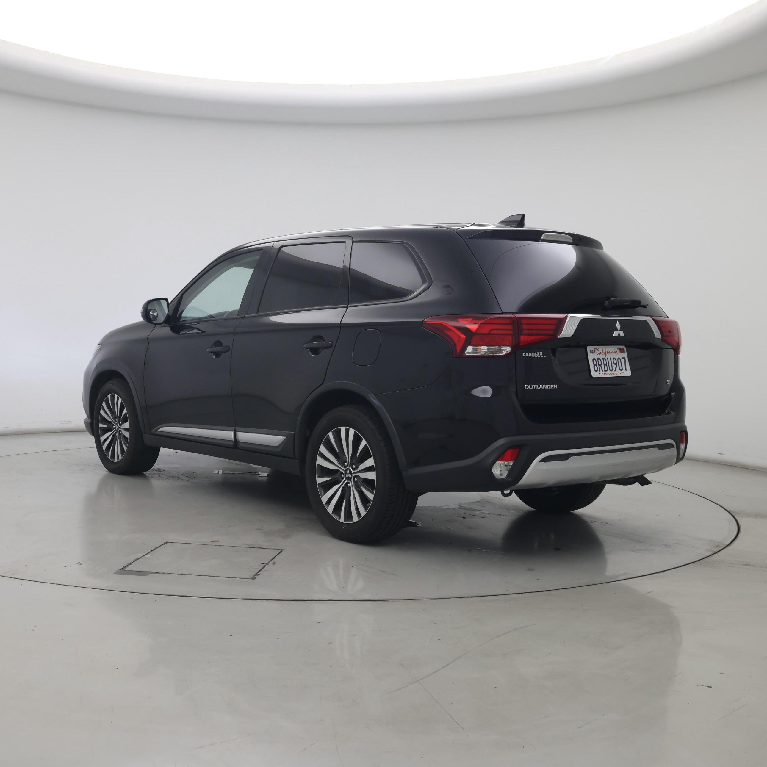 Thumbnail: 2020 Mitsubishi Outlander - 2