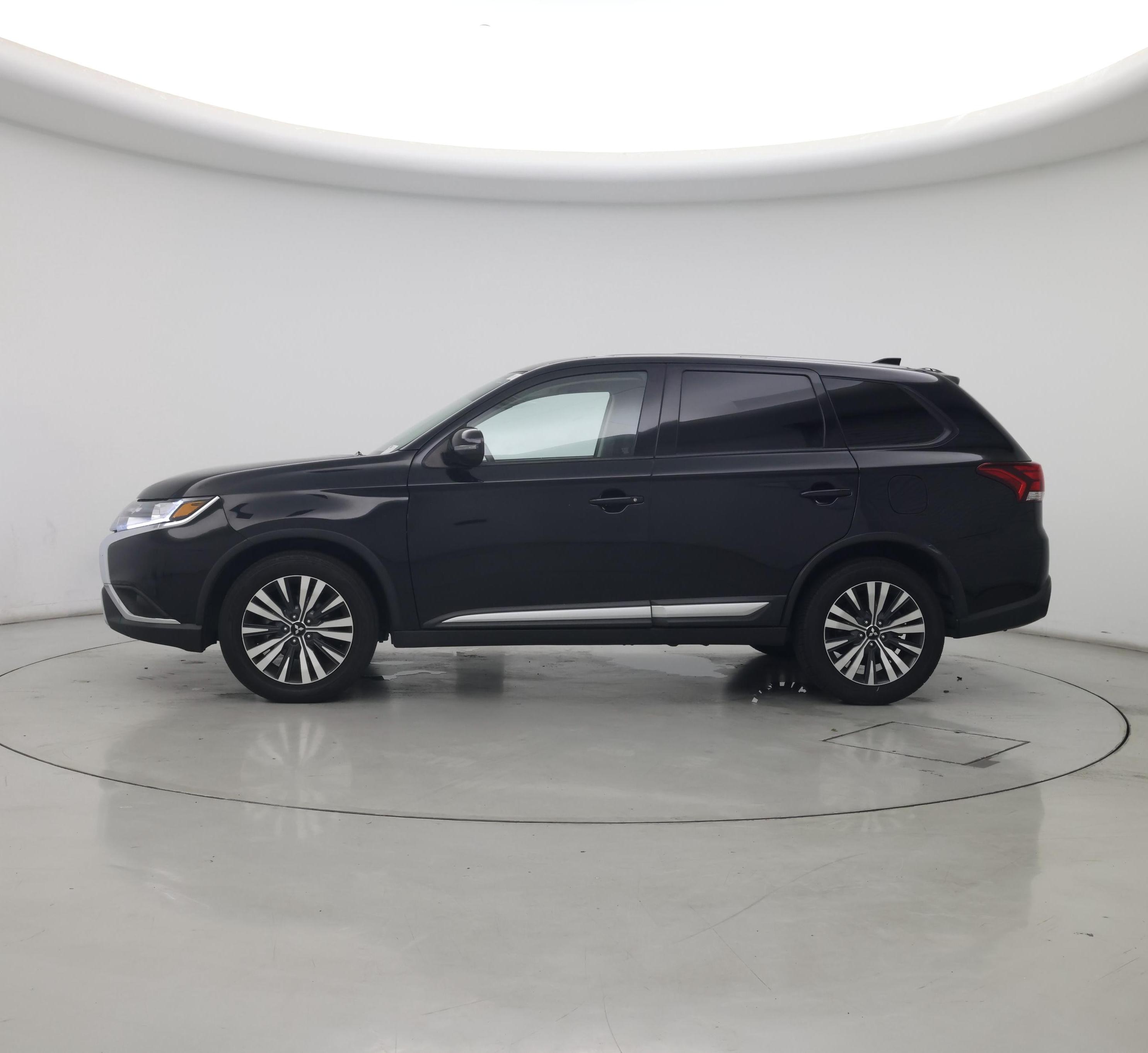Thumbnail: 2020 Mitsubishi Outlander - 3