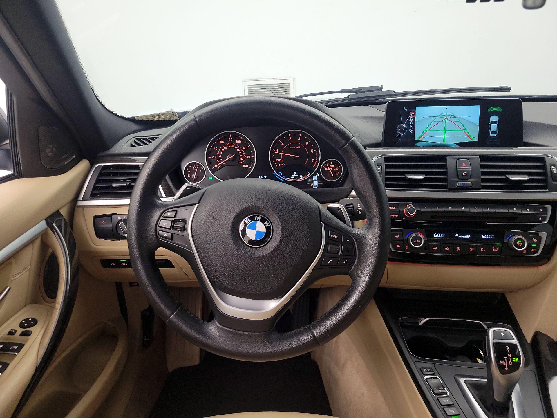 Thumbnail: 2016 BMW 3 Series - 10
