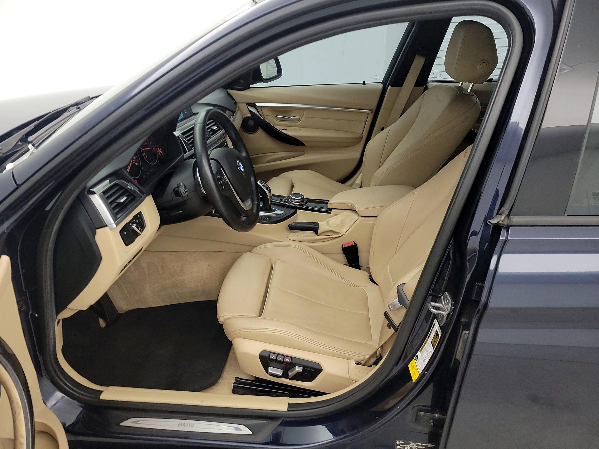 Thumbnail: 2016 BMW 3 Series - 11