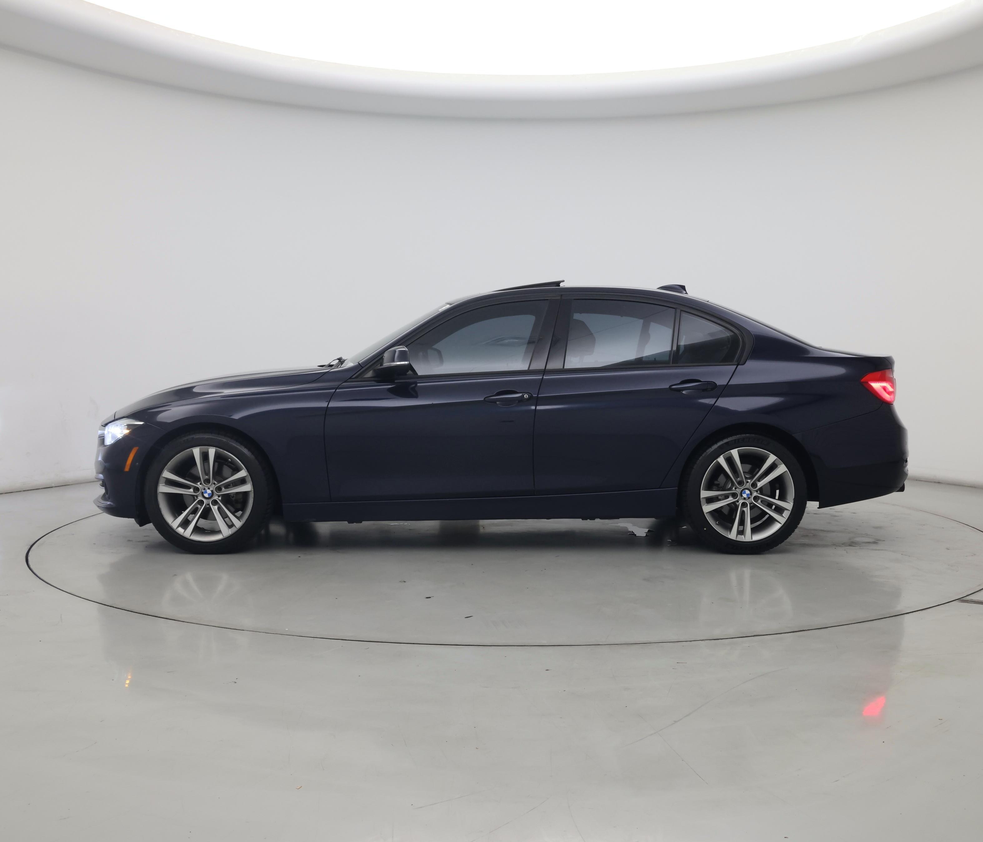 Thumbnail: 2016 BMW 3 Series - 3