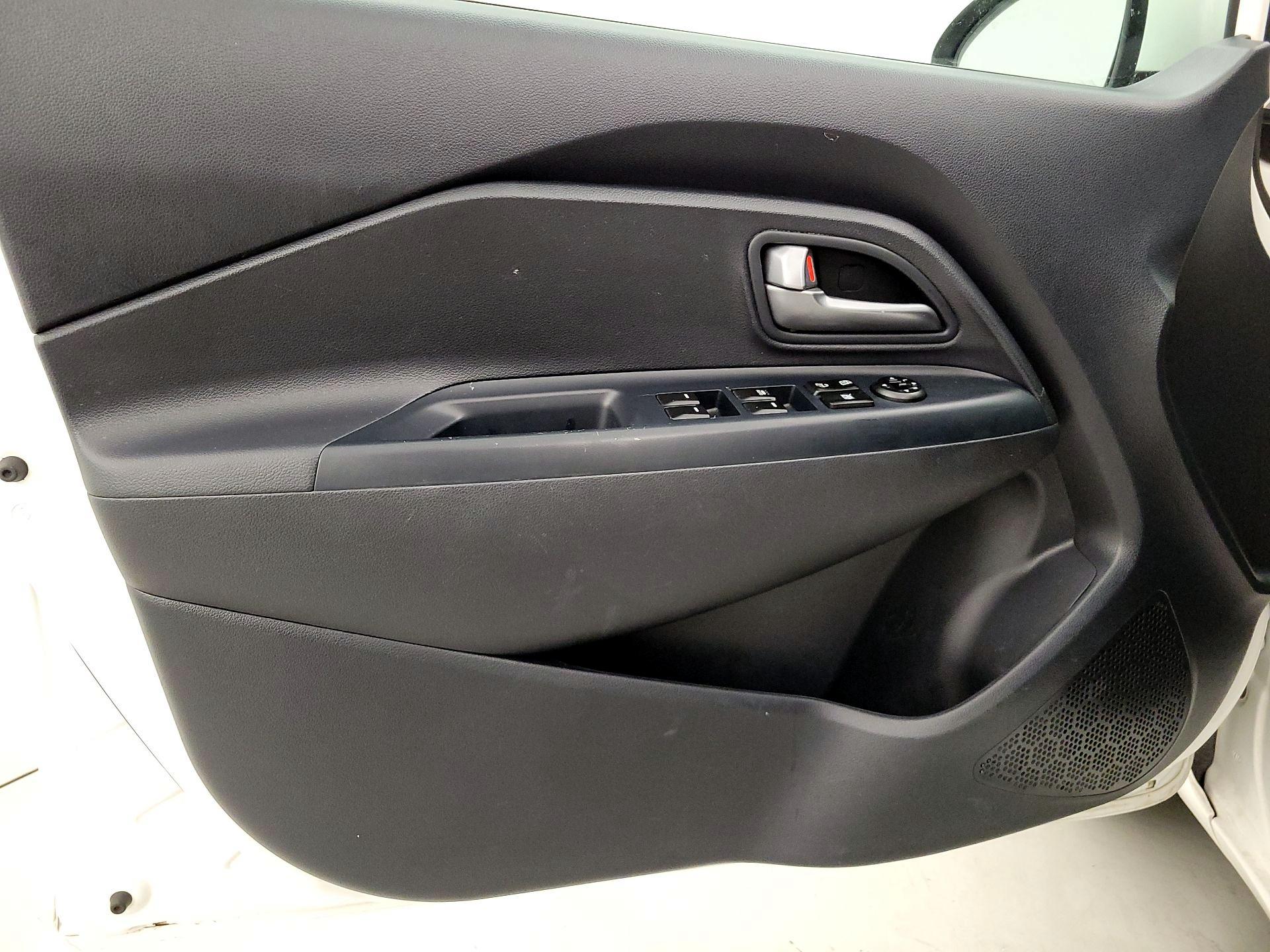 Thumbnail: 2016 Kia Rio - 12