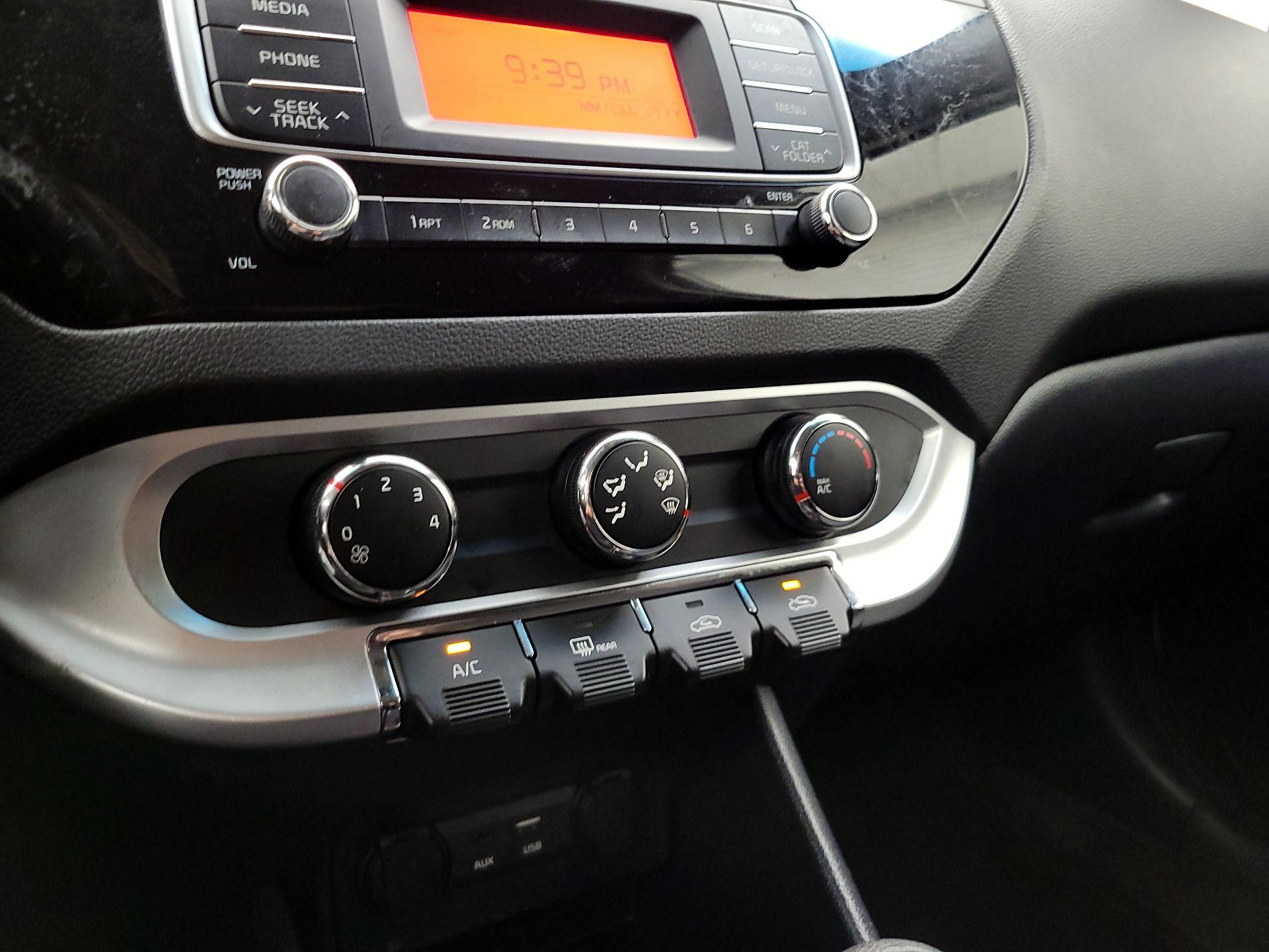 Thumbnail: 2016 Kia Rio - 15
