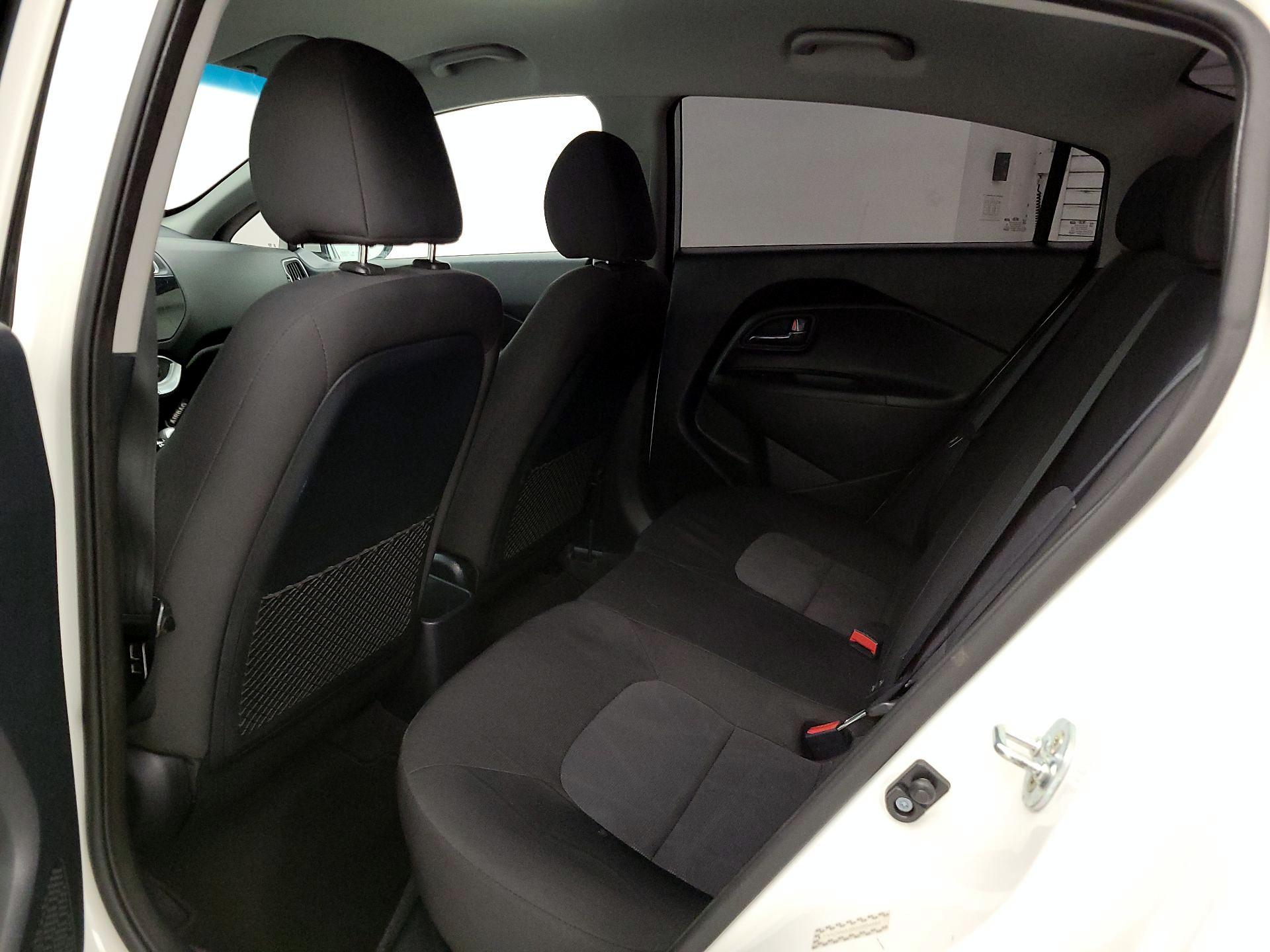 Thumbnail: 2016 Kia Rio - 18