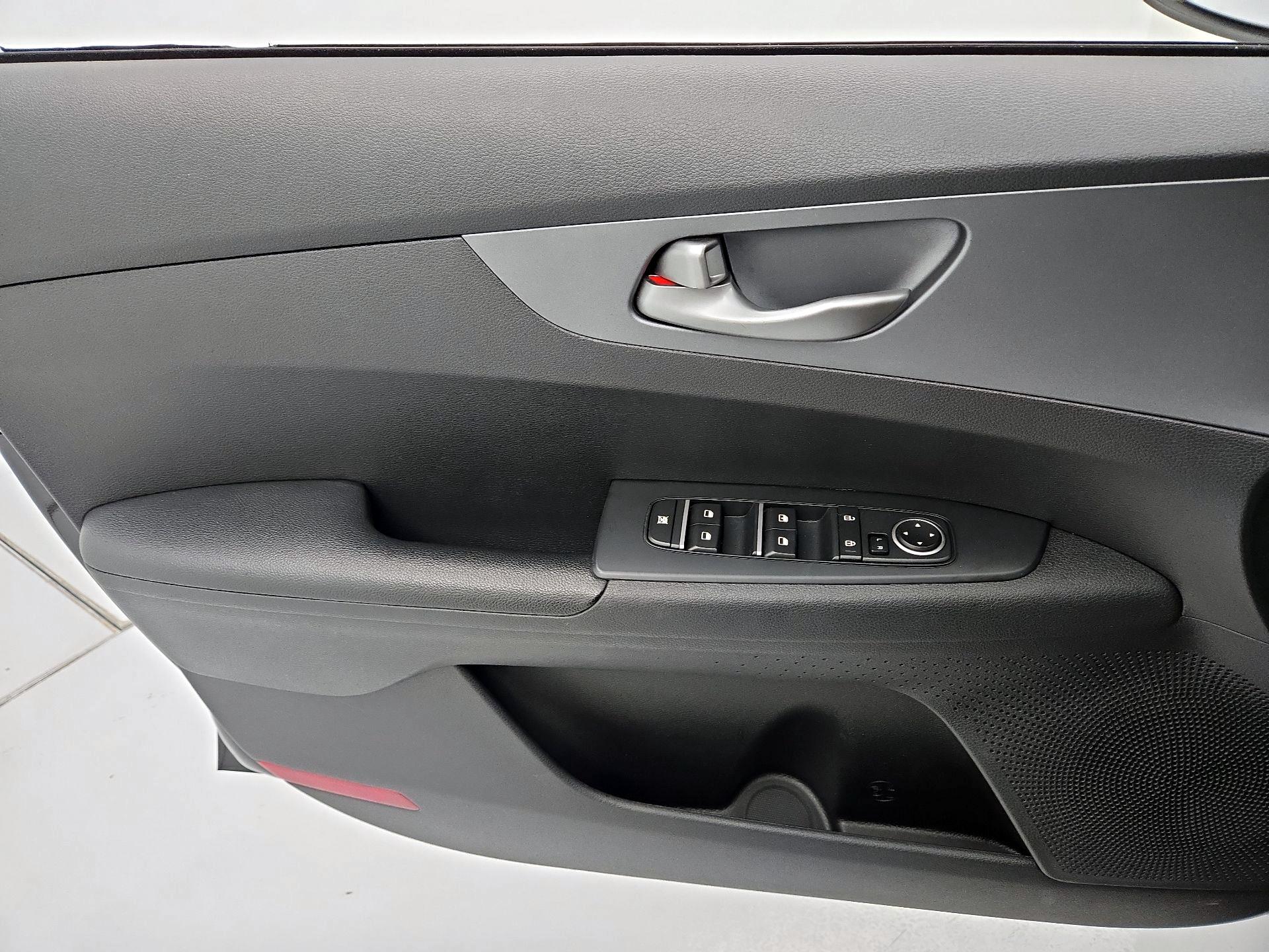 Thumbnail: 2021 Kia Forte - 12