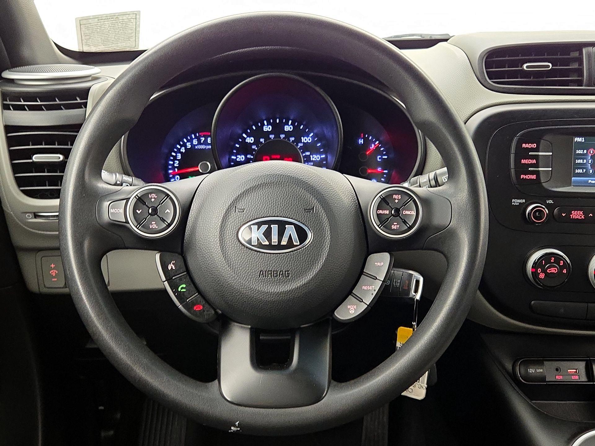 Thumbnail: 2016 Kia Soul - 10