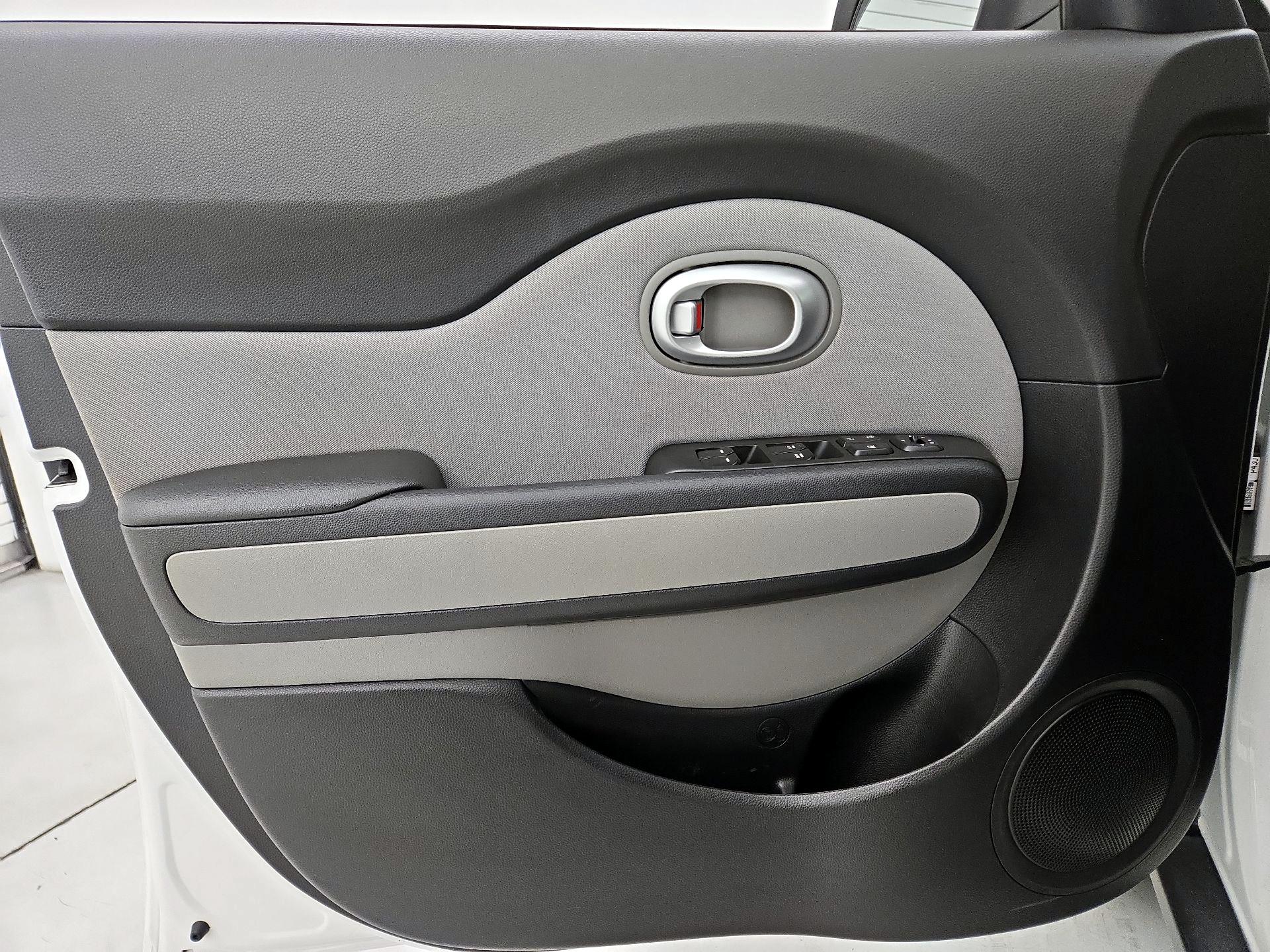 Thumbnail: 2016 Kia Soul - 12