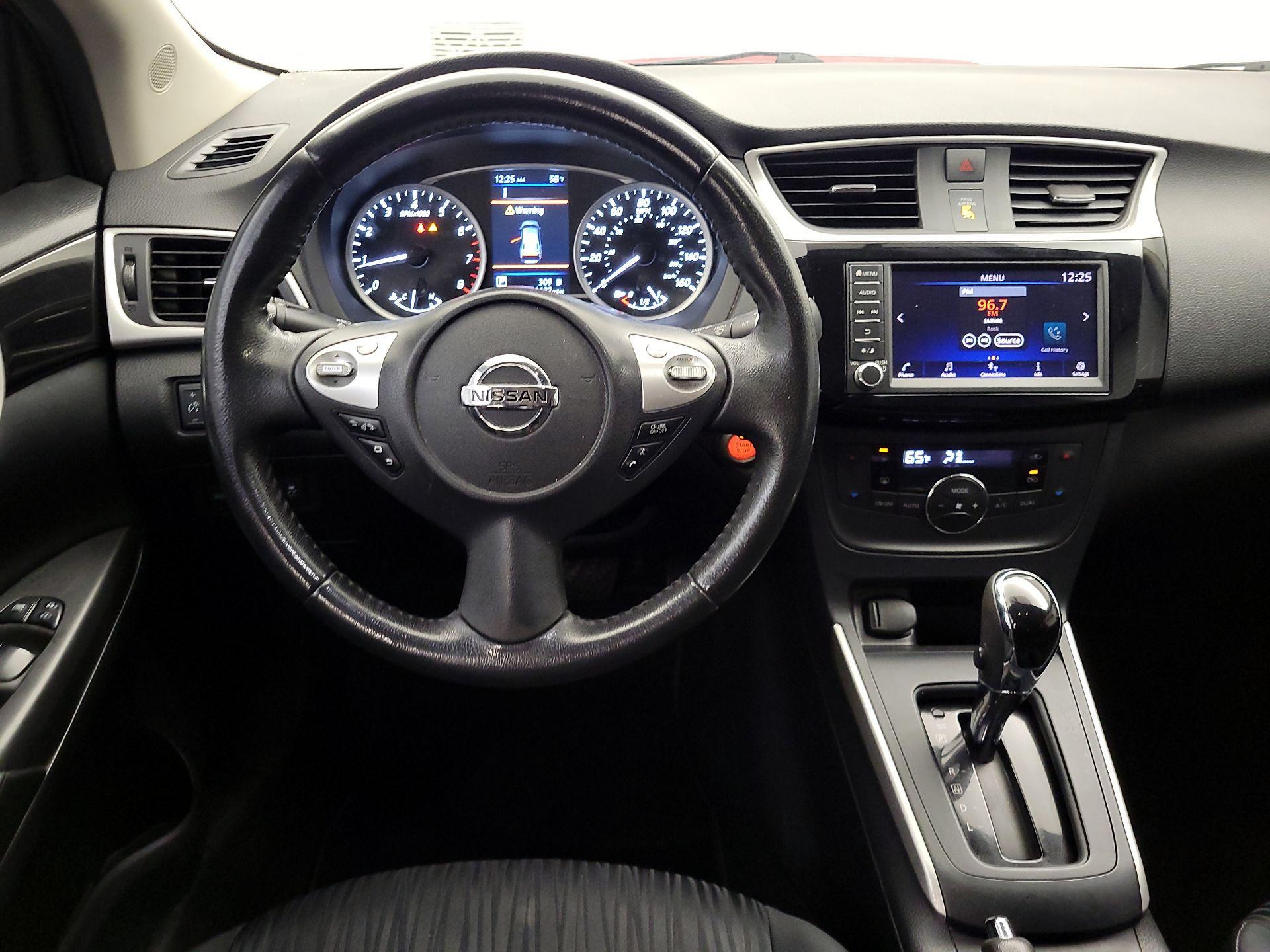 Thumbnail: 2019 Nissan Sentra - 10