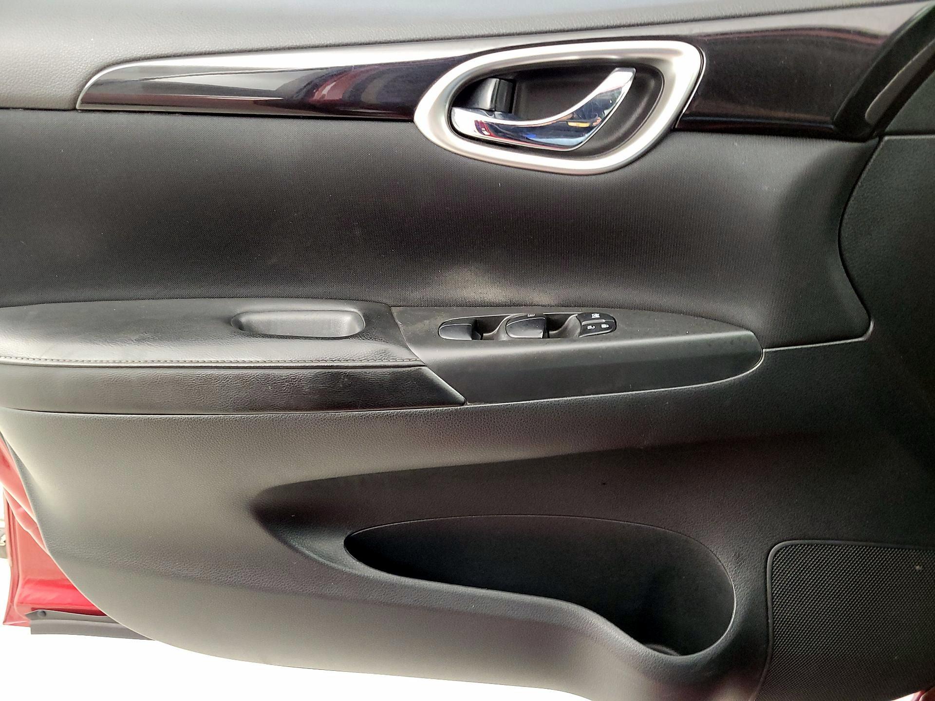 Thumbnail: 2019 Nissan Sentra - 12