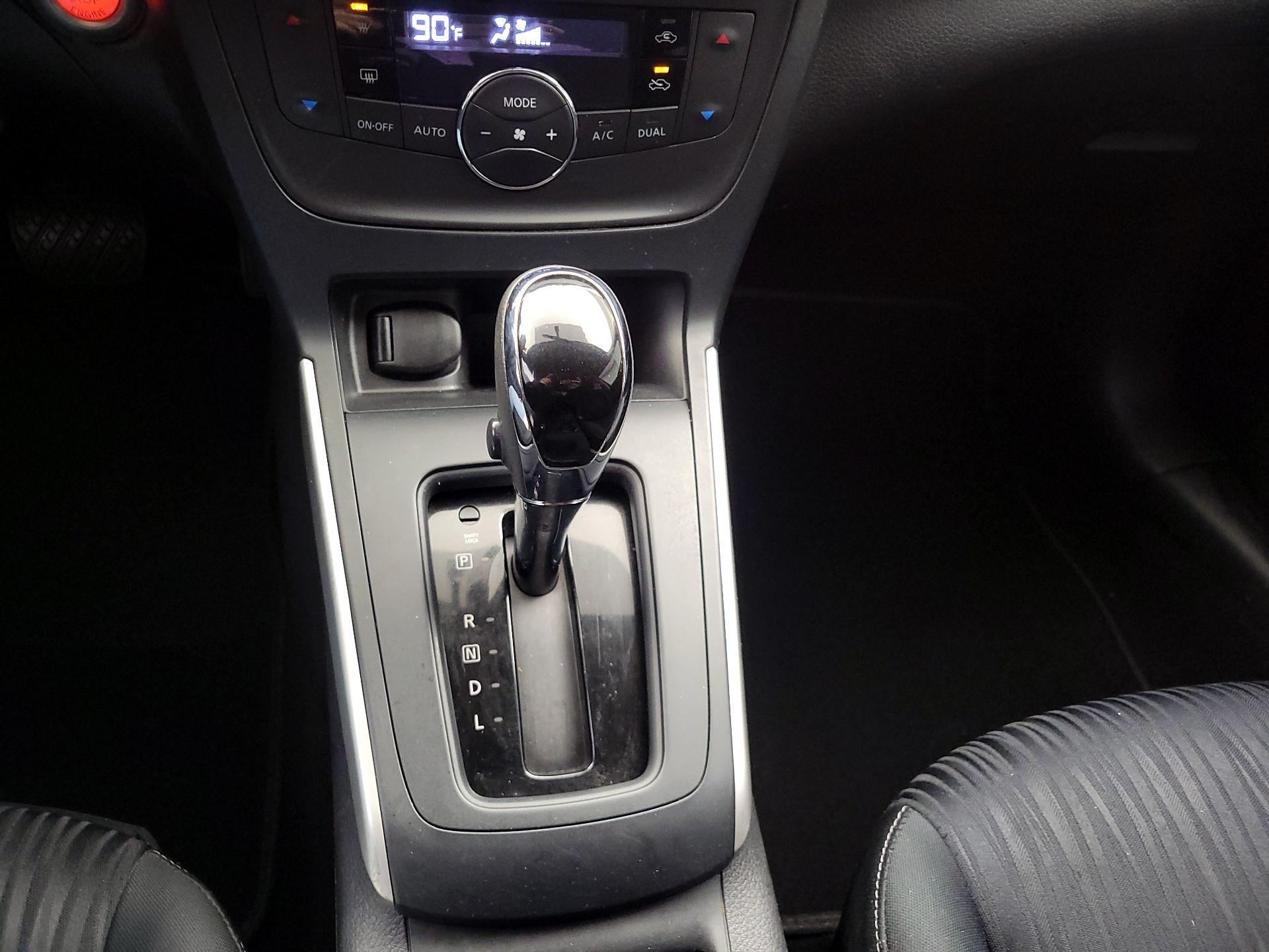 Thumbnail: 2019 Nissan Sentra - 17