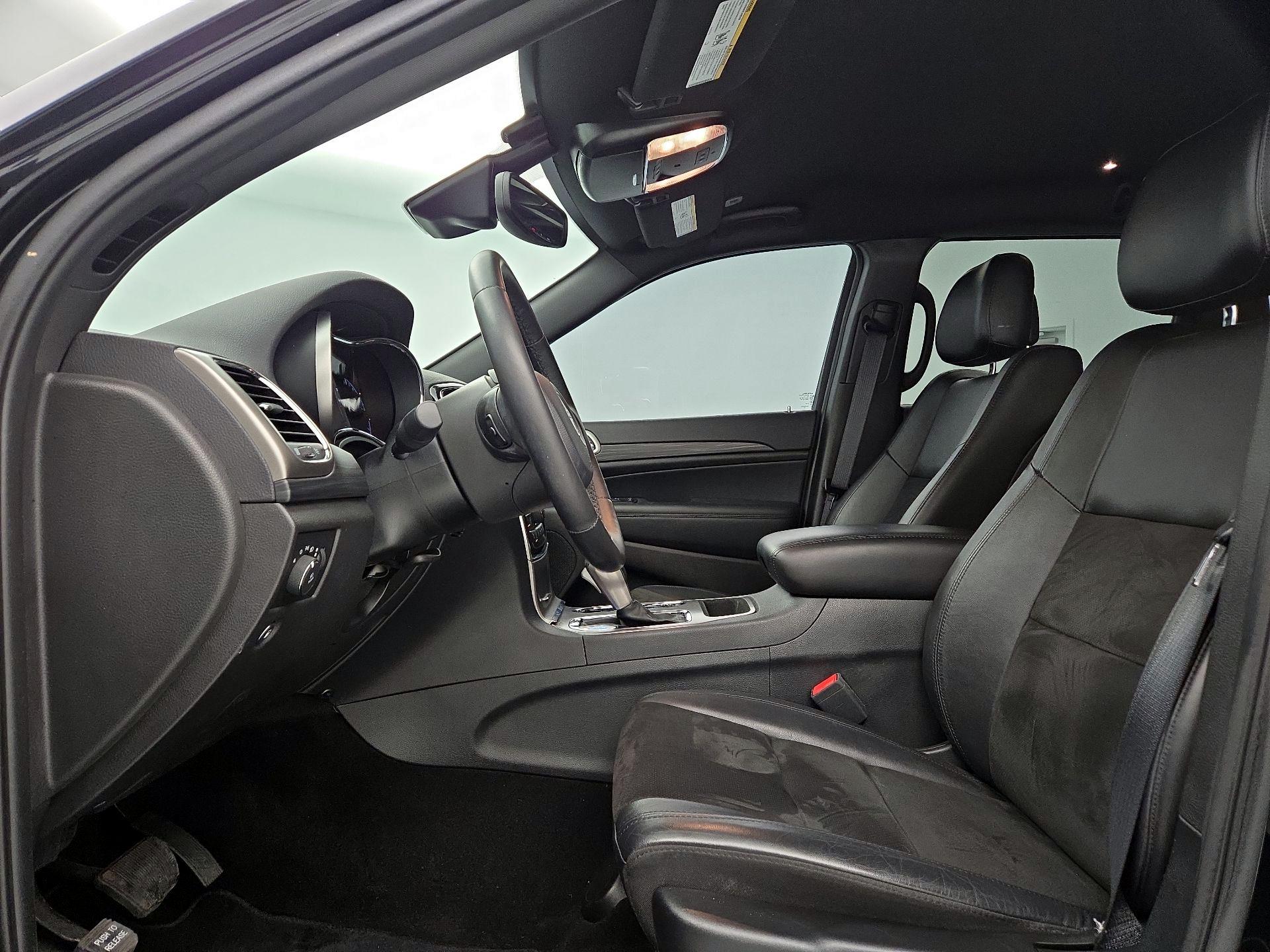 Thumbnail: 2020 Jeep Grand Cherokee - 11