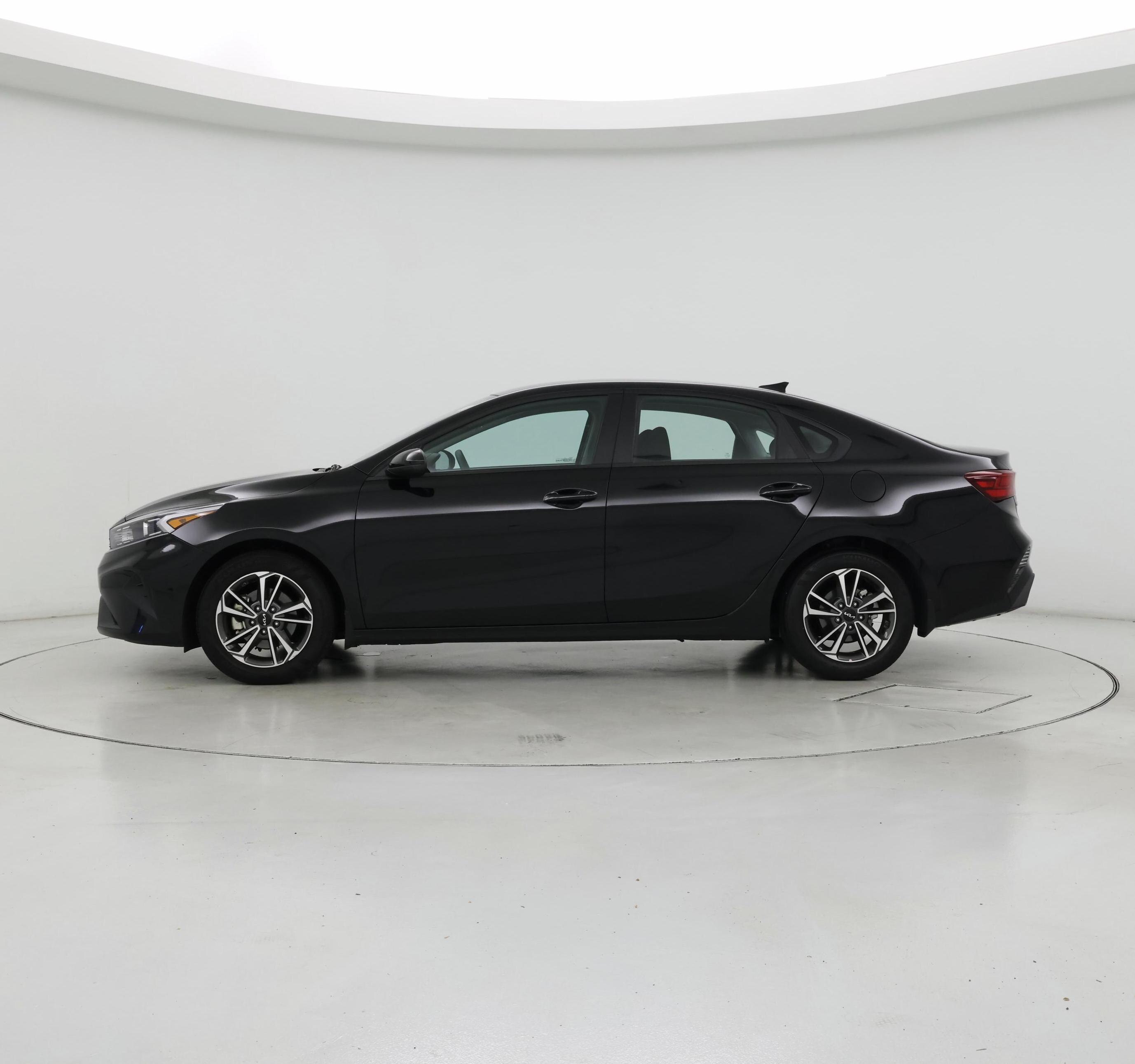 Thumbnail: 2023 Kia Forte - 3