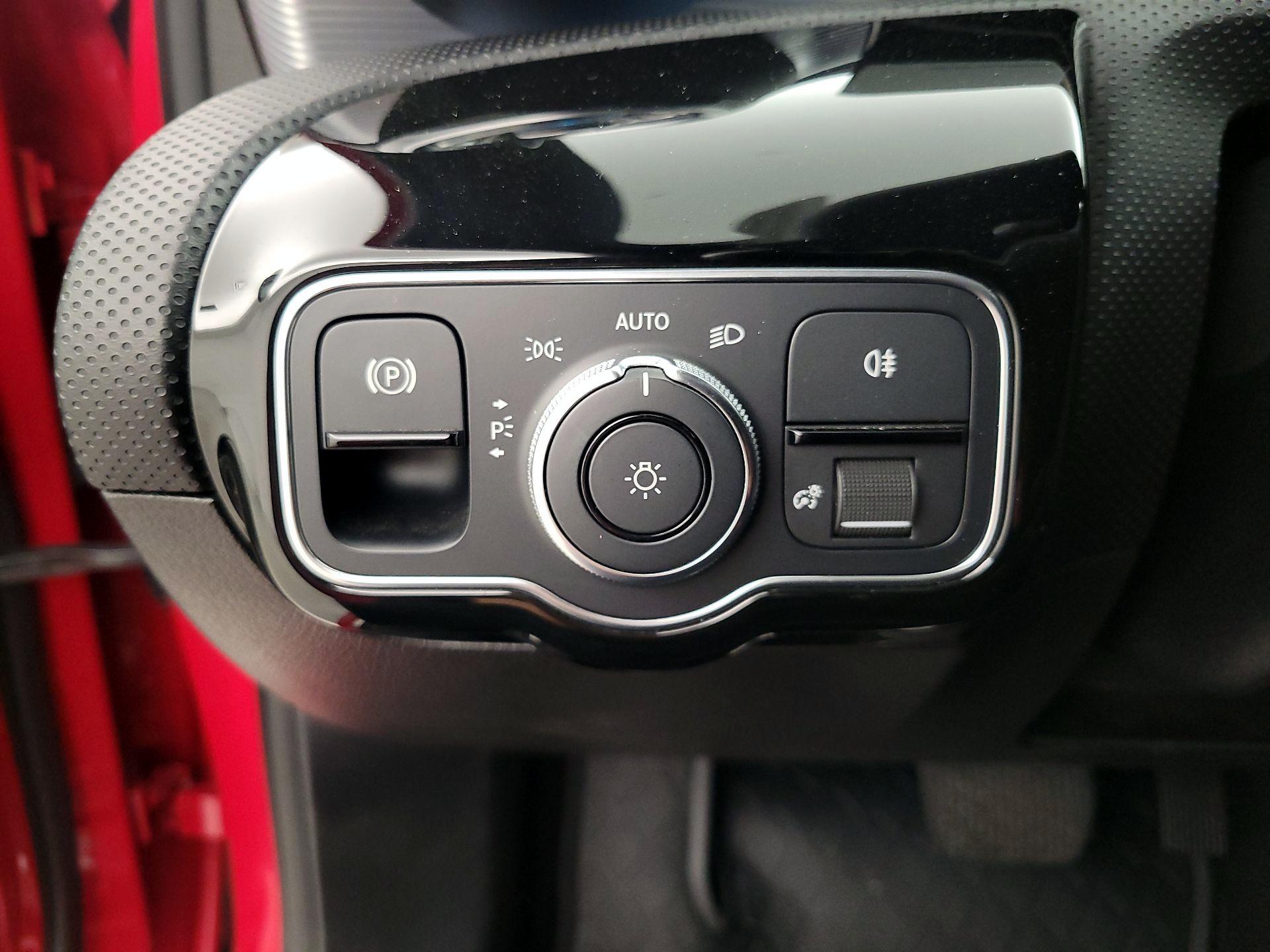 Thumbnail: 2019 Mercedes-Benz A-Class - 13