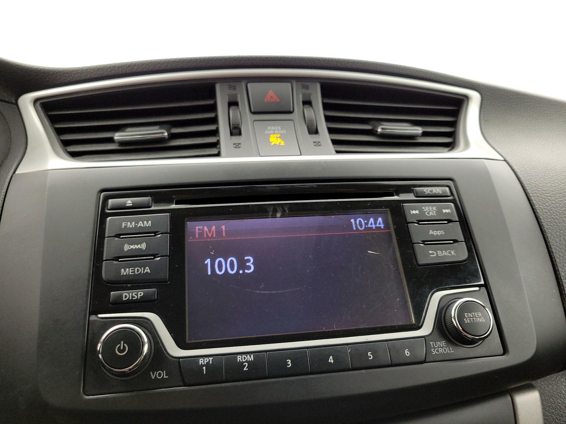Thumbnail: 2015 Nissan Sentra - 15