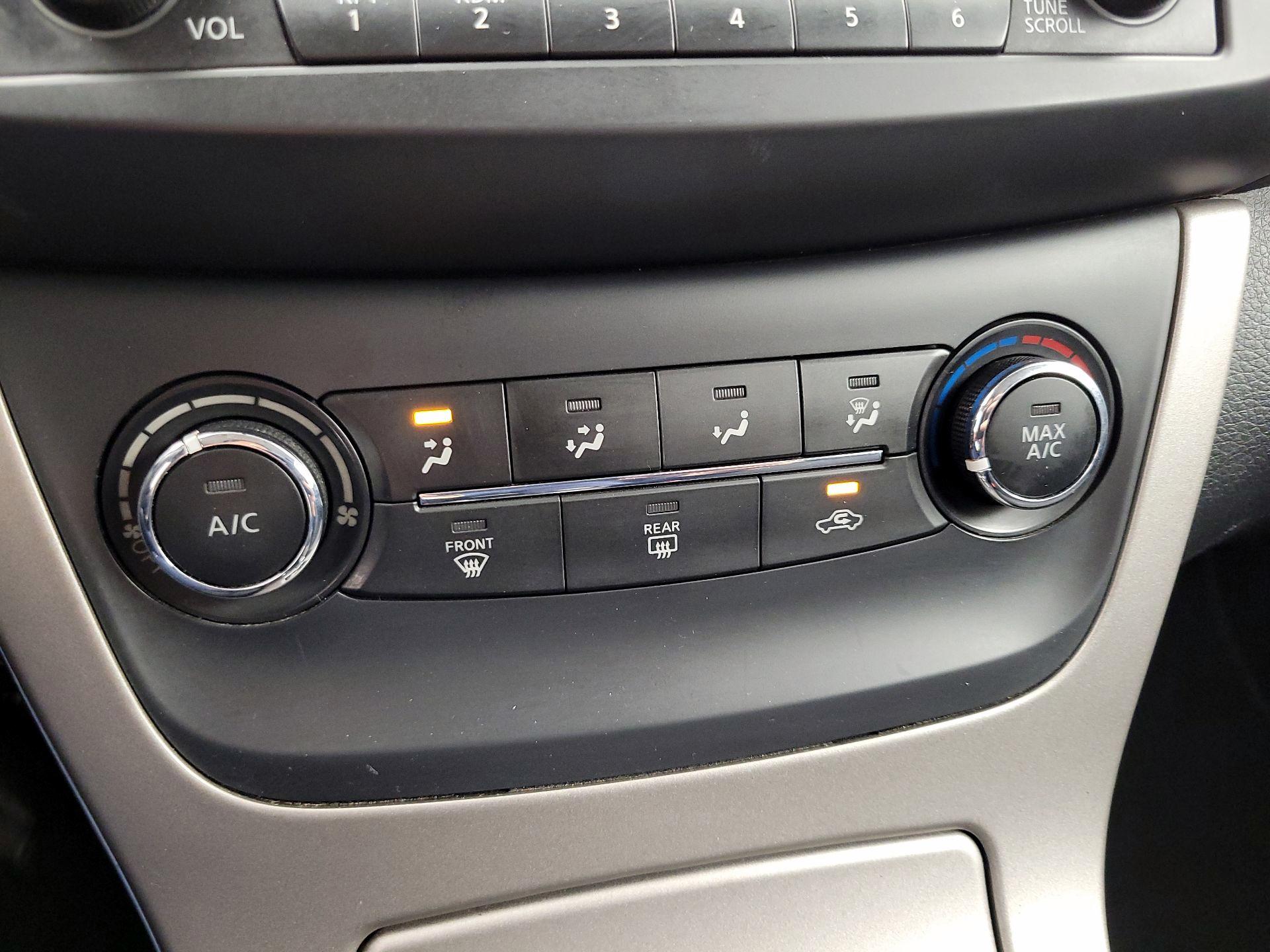 Thumbnail: 2015 Nissan Sentra - 16