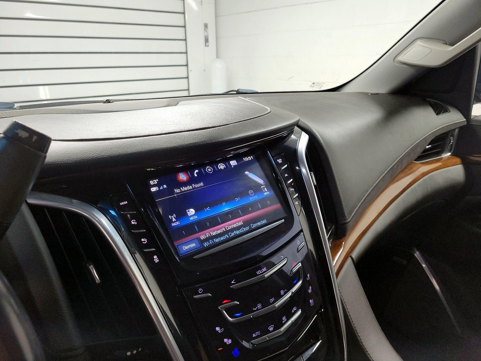 Thumbnail: 2019 Cadillac Escalade - 15