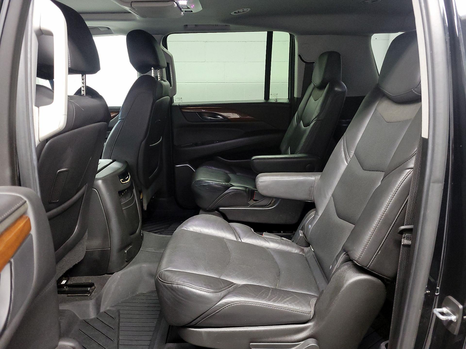 Thumbnail: 2019 Cadillac Escalade - 18