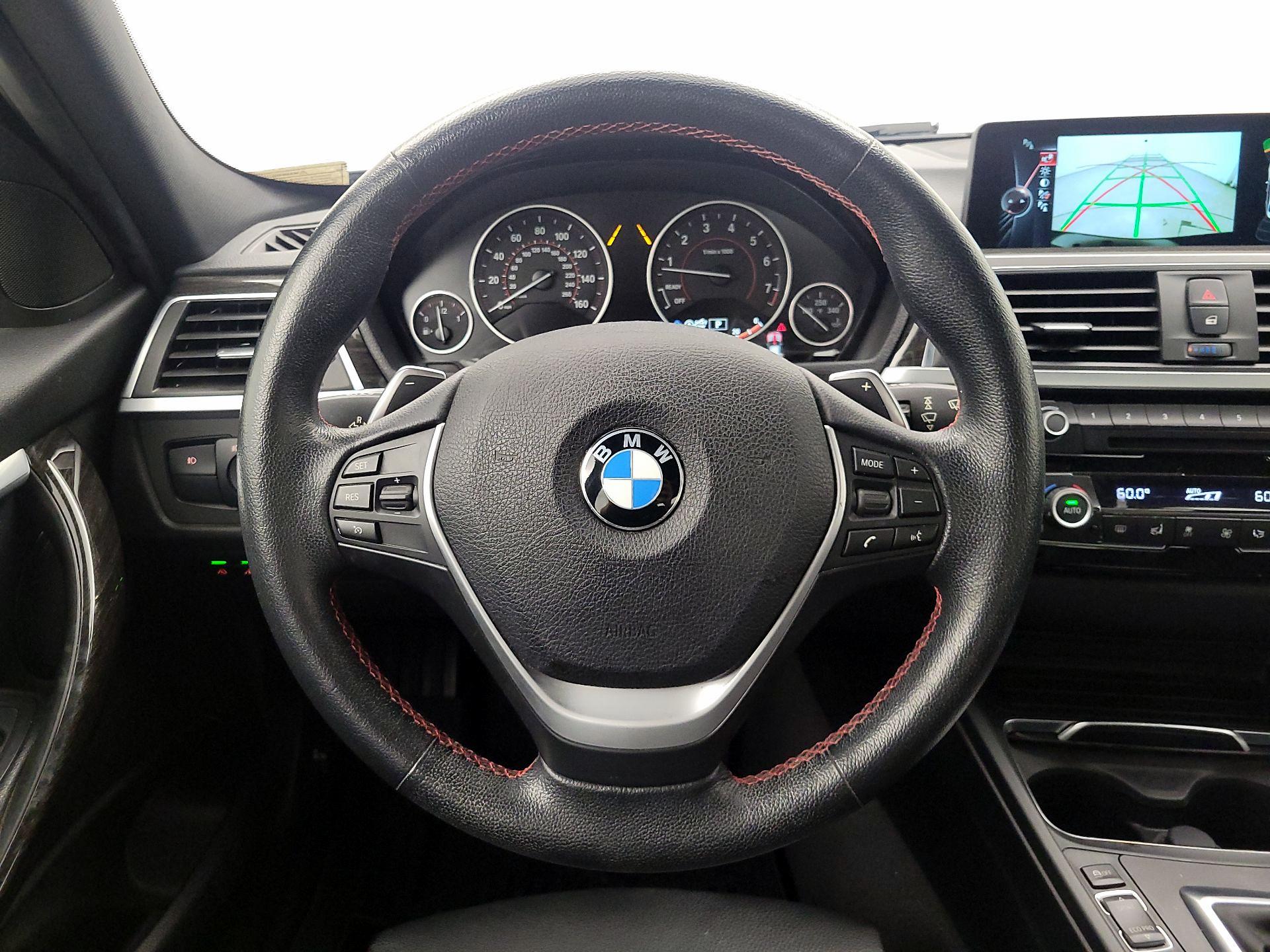 Thumbnail: 2016 BMW 3 Series - 10
