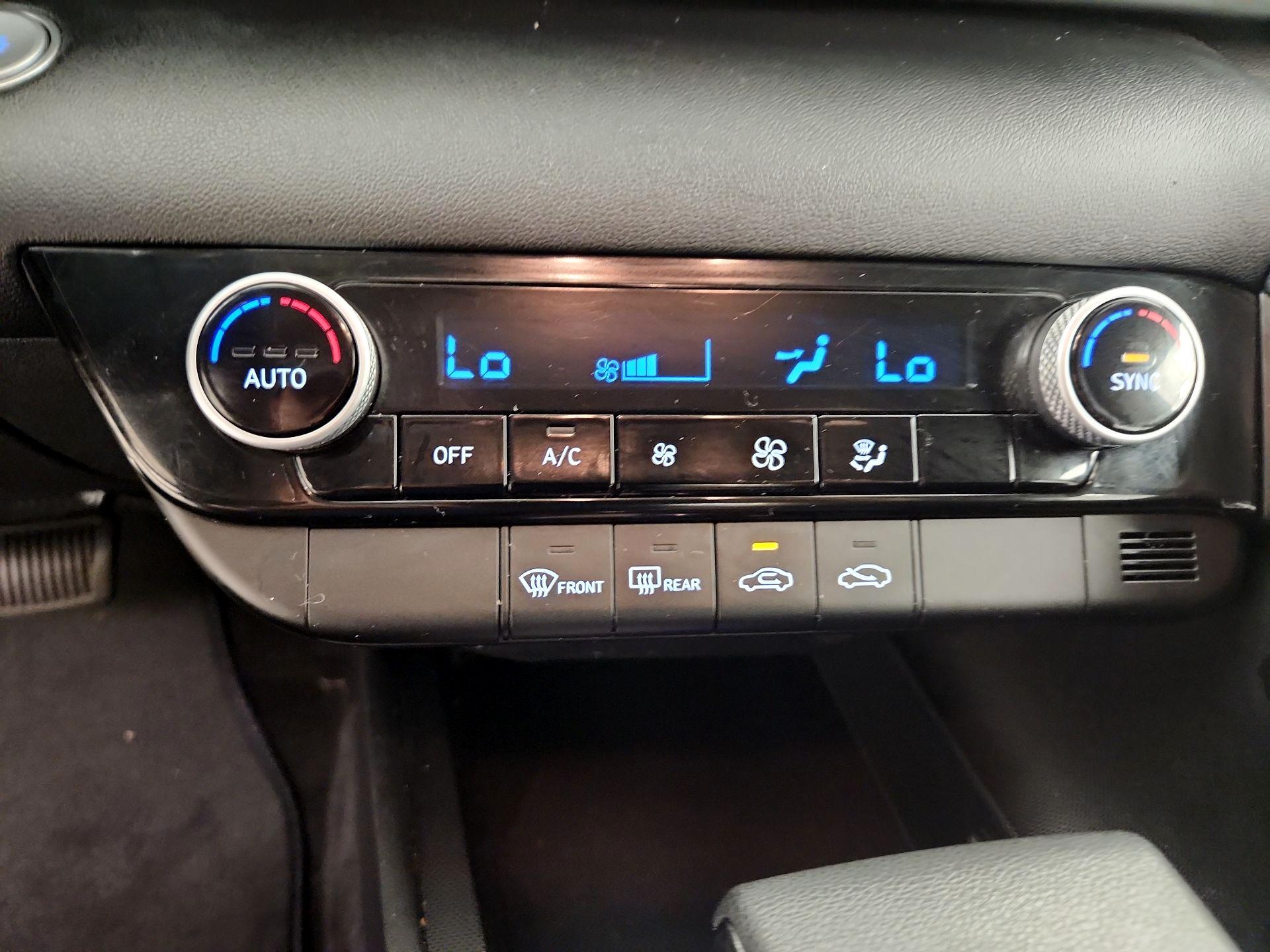 Thumbnail: 2021 Hyundai Elantra - 16