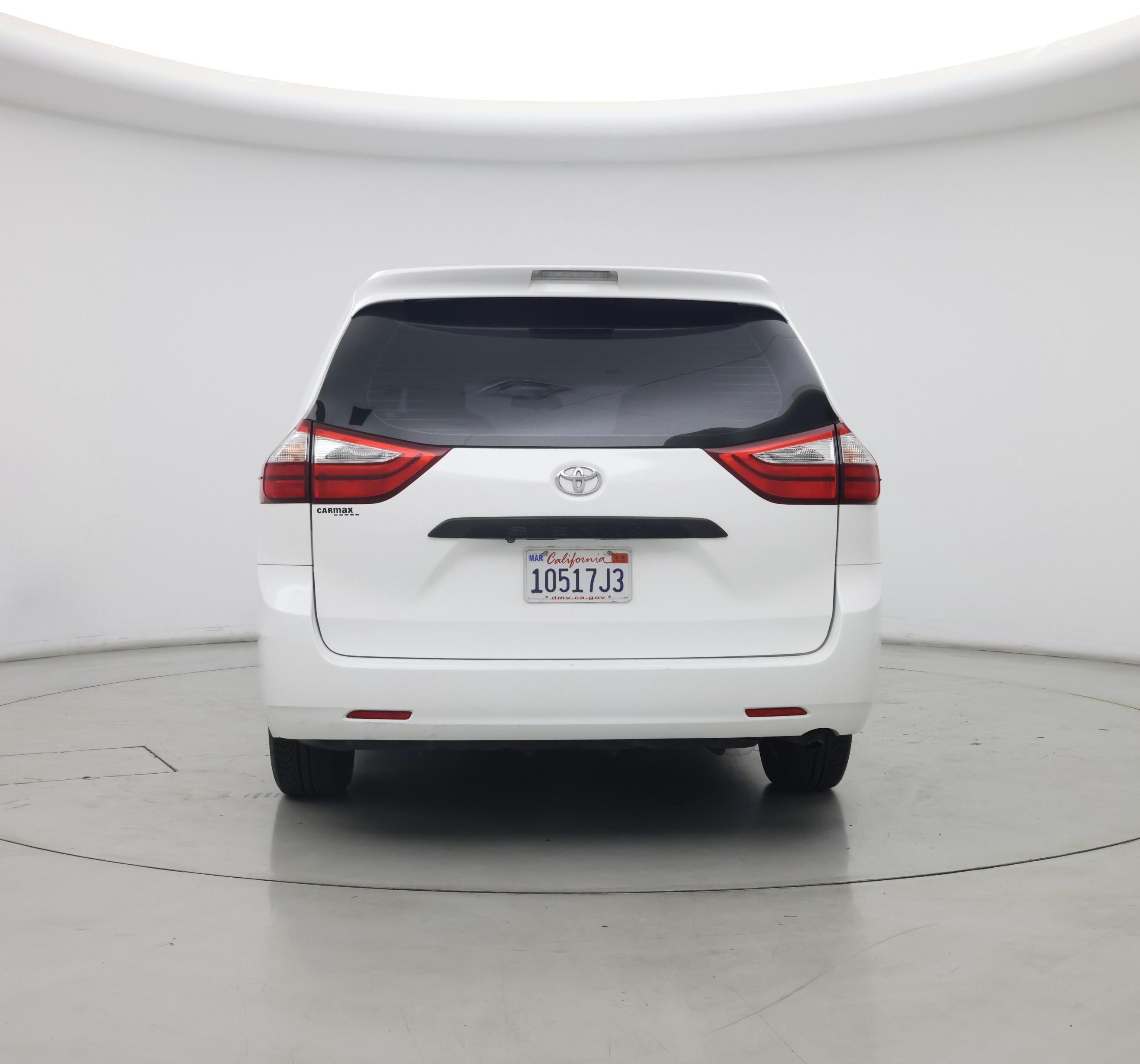 Thumbnail: 2017 Toyota Sienna - 6