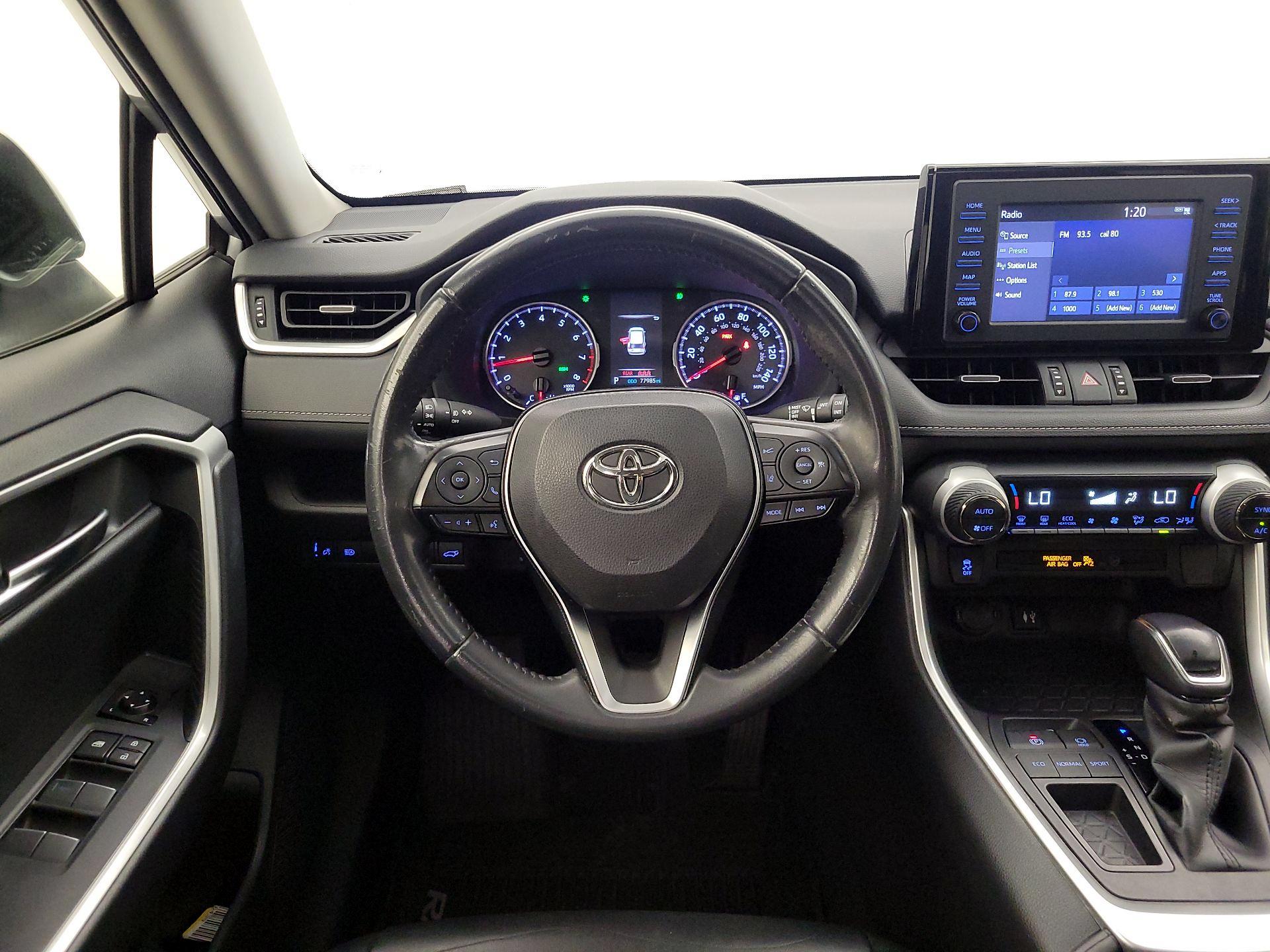 Thumbnail: 2019 Toyota RAV4 - 10