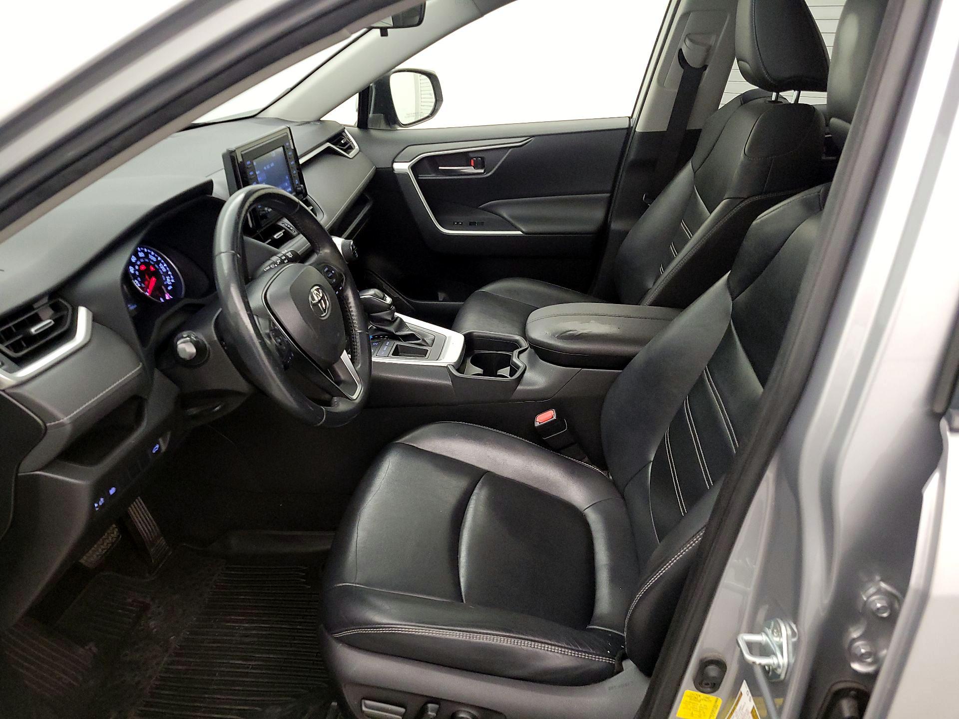 Thumbnail: 2019 Toyota RAV4 - 11