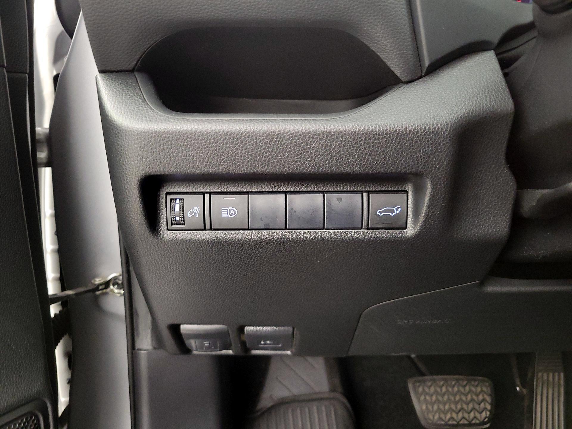 Thumbnail: 2019 Toyota RAV4 - 13