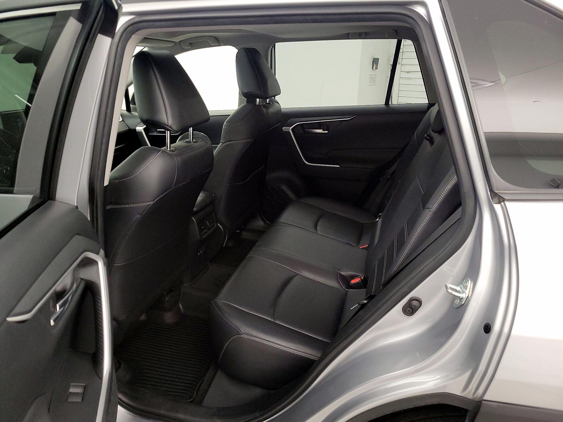 Thumbnail: 2019 Toyota RAV4 - 20