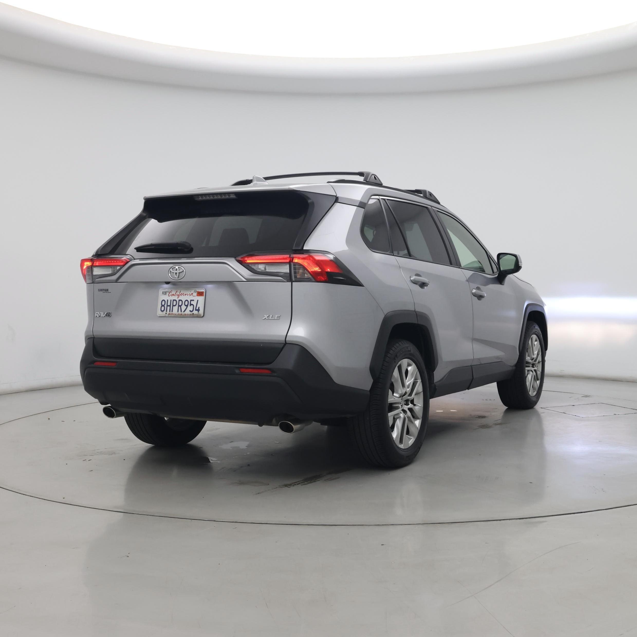 Thumbnail: 2019 Toyota RAV4 - 8