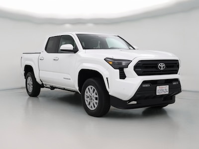 White 2024 Toyota Tacoma SR5
