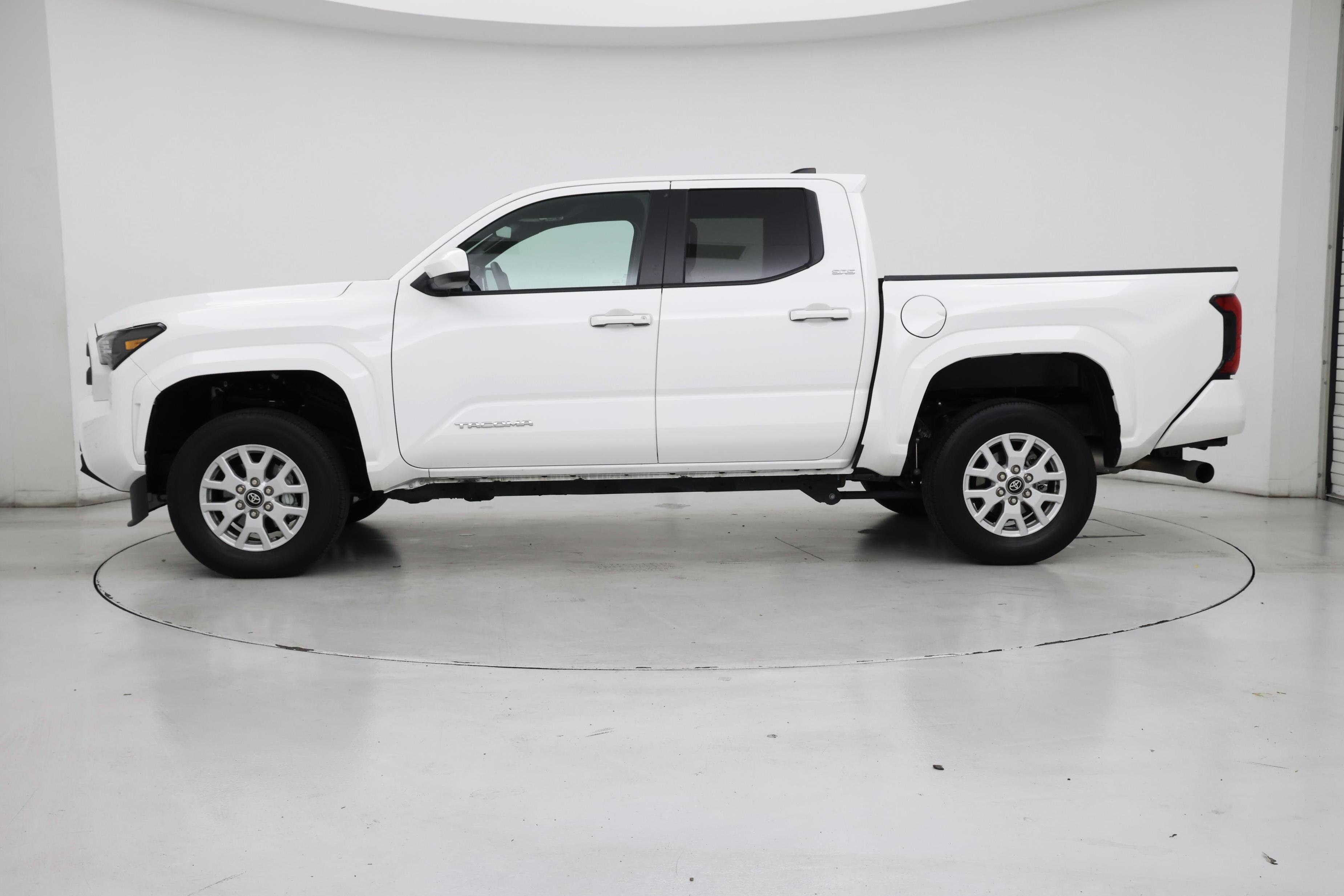 Thumbnail: 2024 Toyota Tacoma - 3