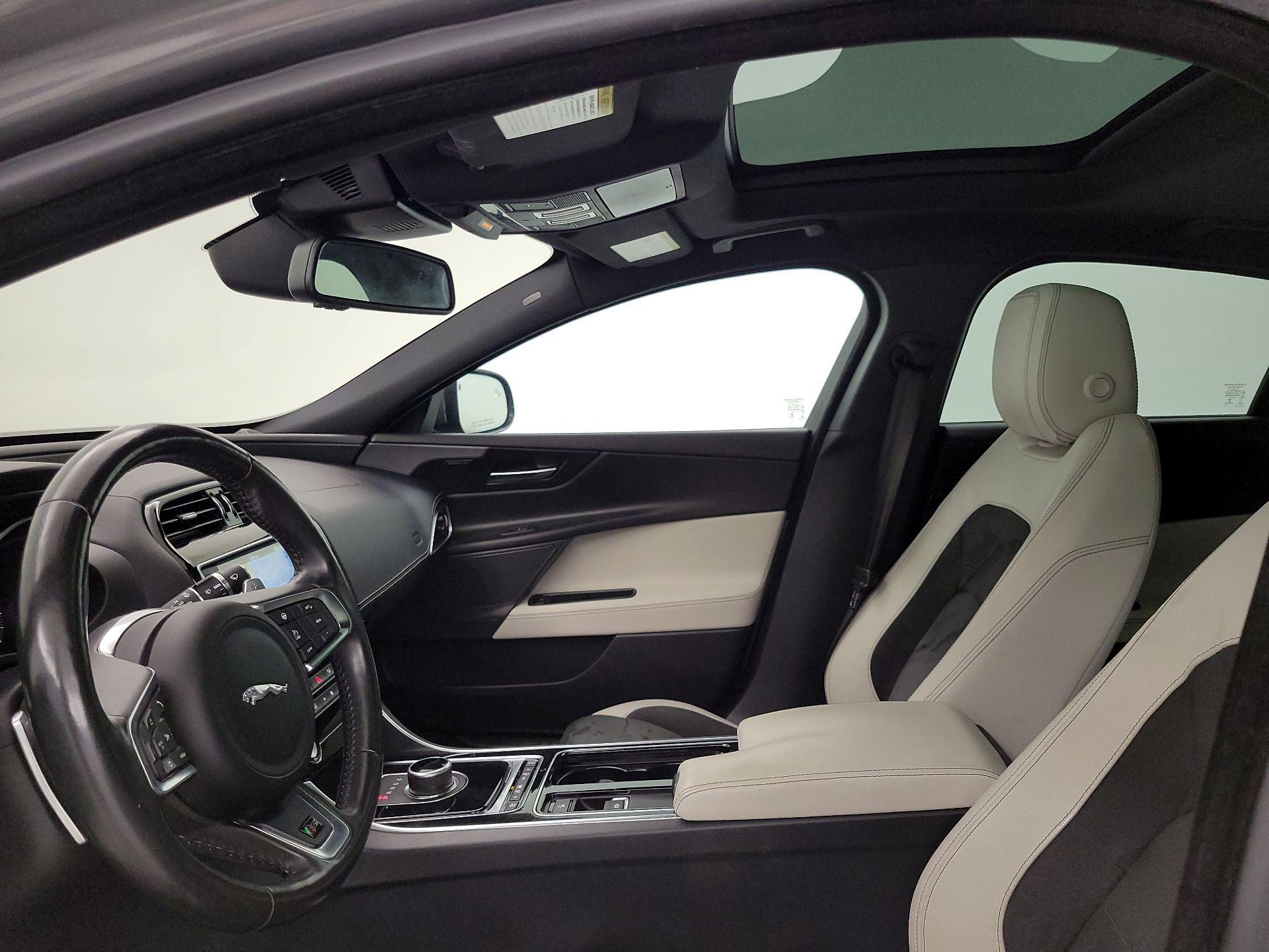 Thumbnail: 2018 Jaguar XE - 20