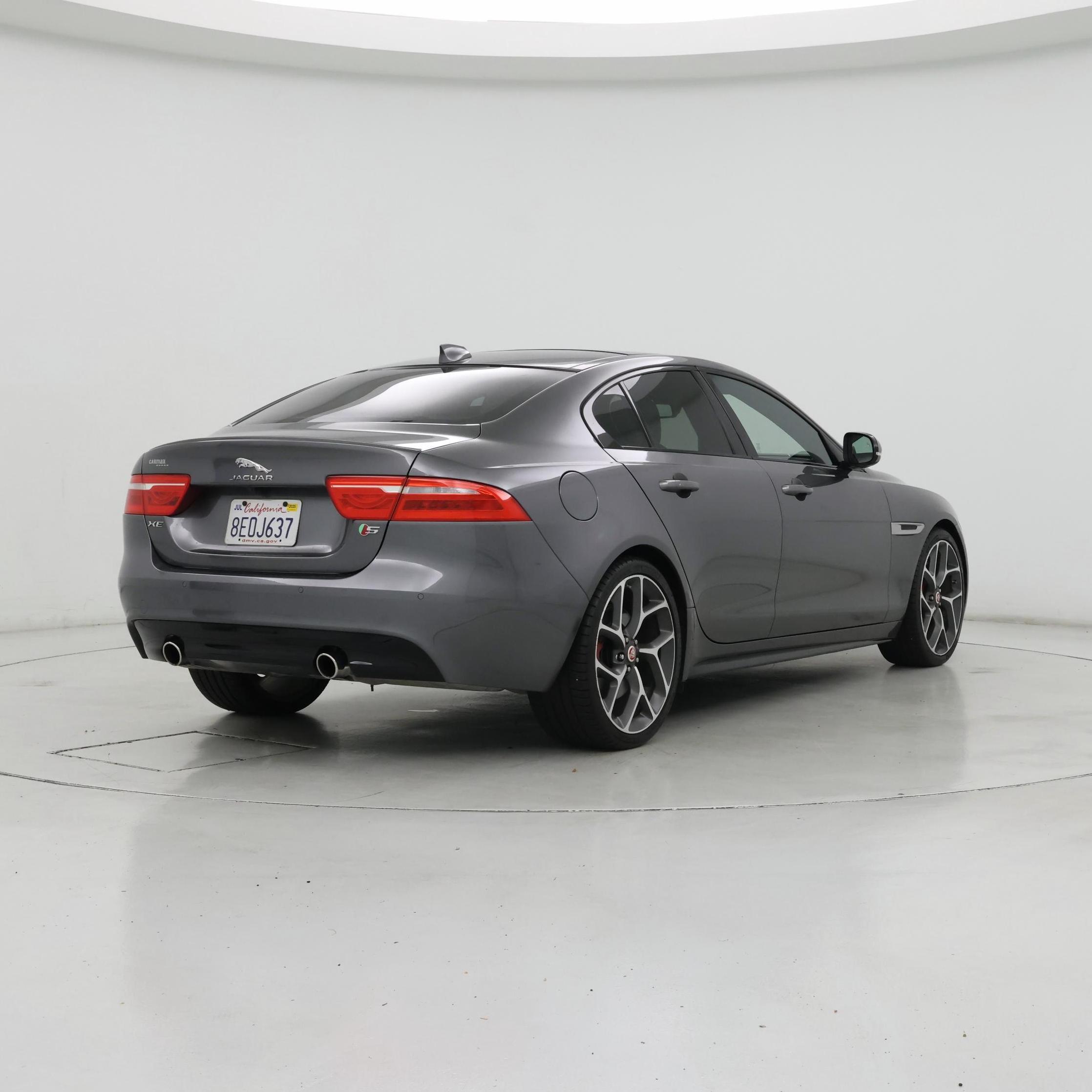 Thumbnail: 2018 Jaguar XE - 8
