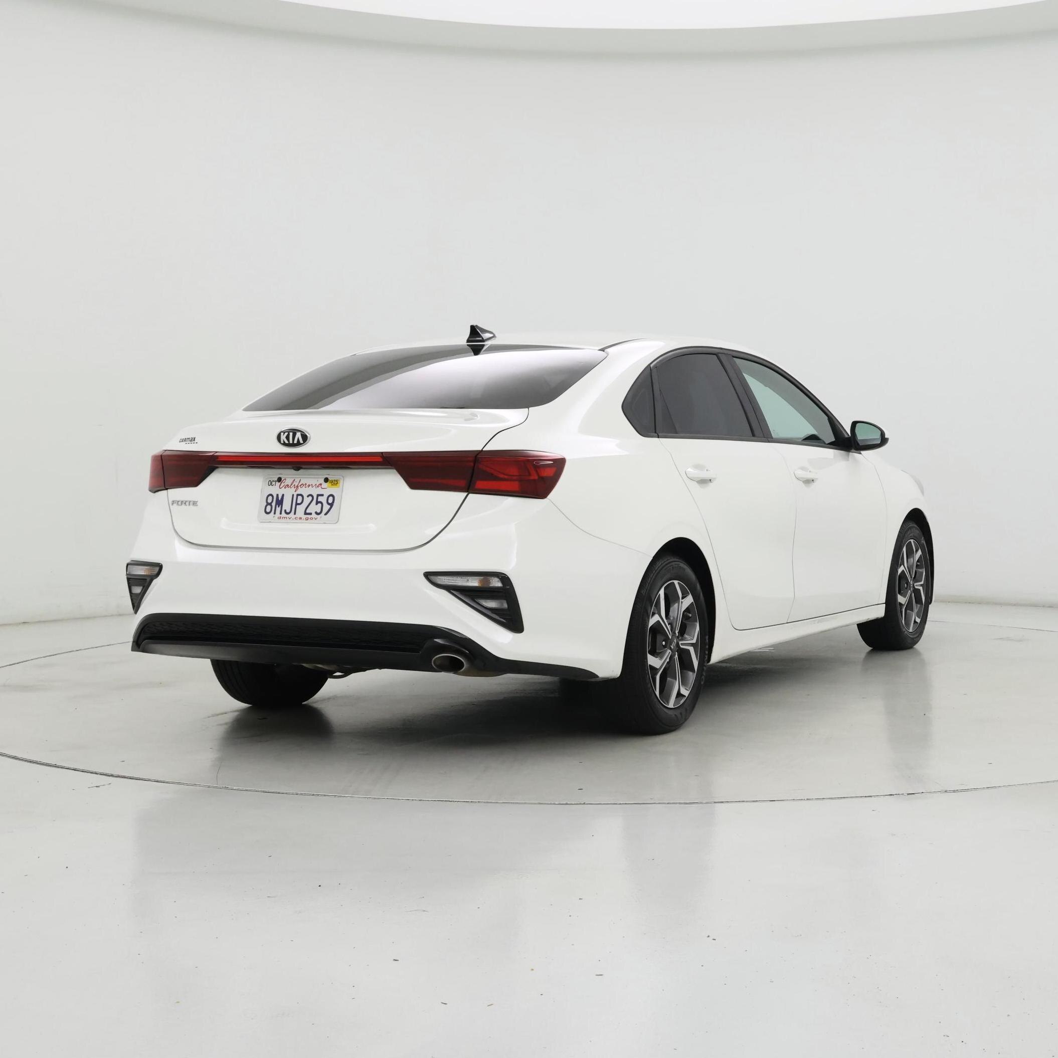 Thumbnail: 2020 Kia Forte - 8