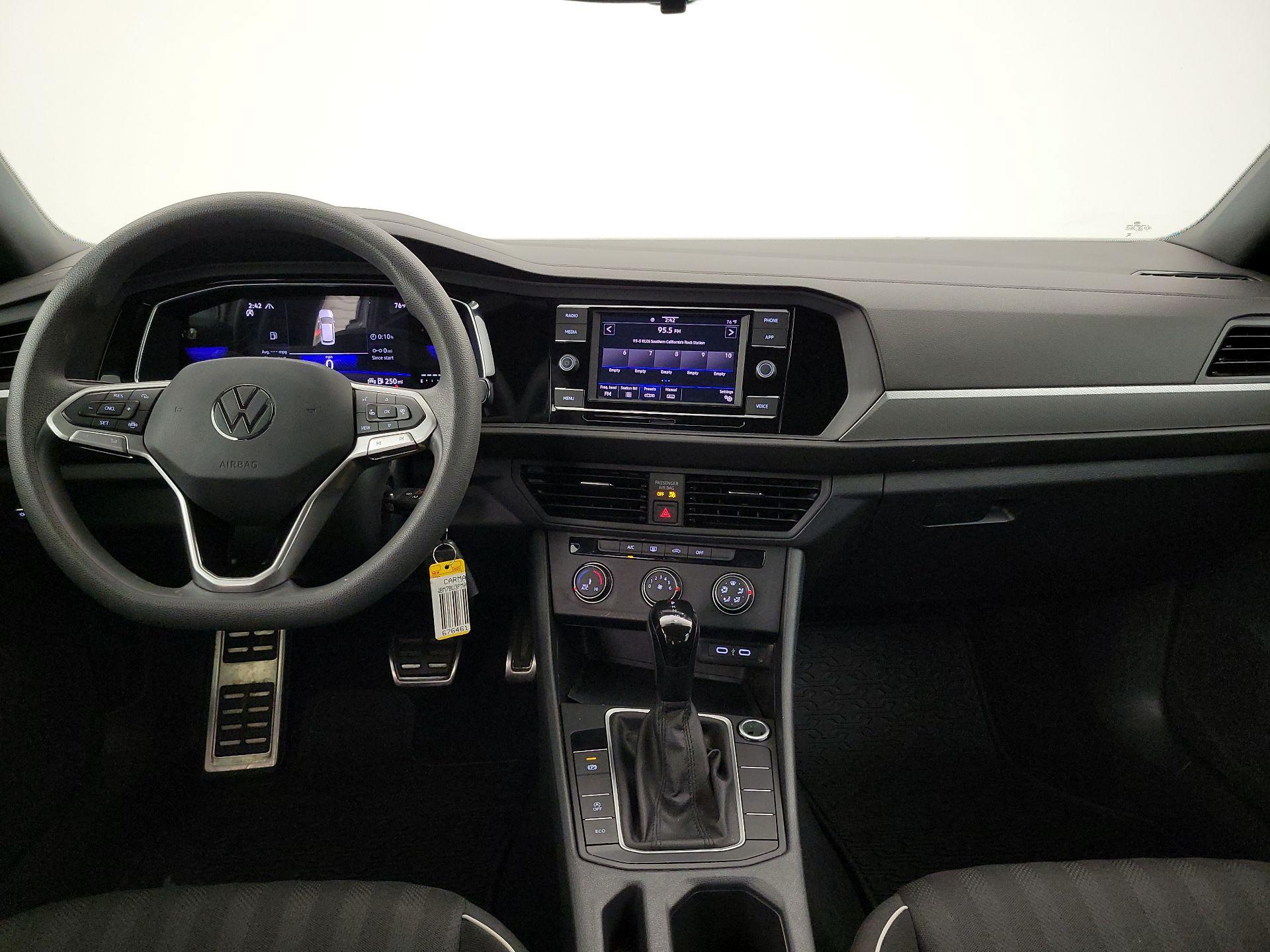 Thumbnail: 2023 Volkswagen Jetta - 9