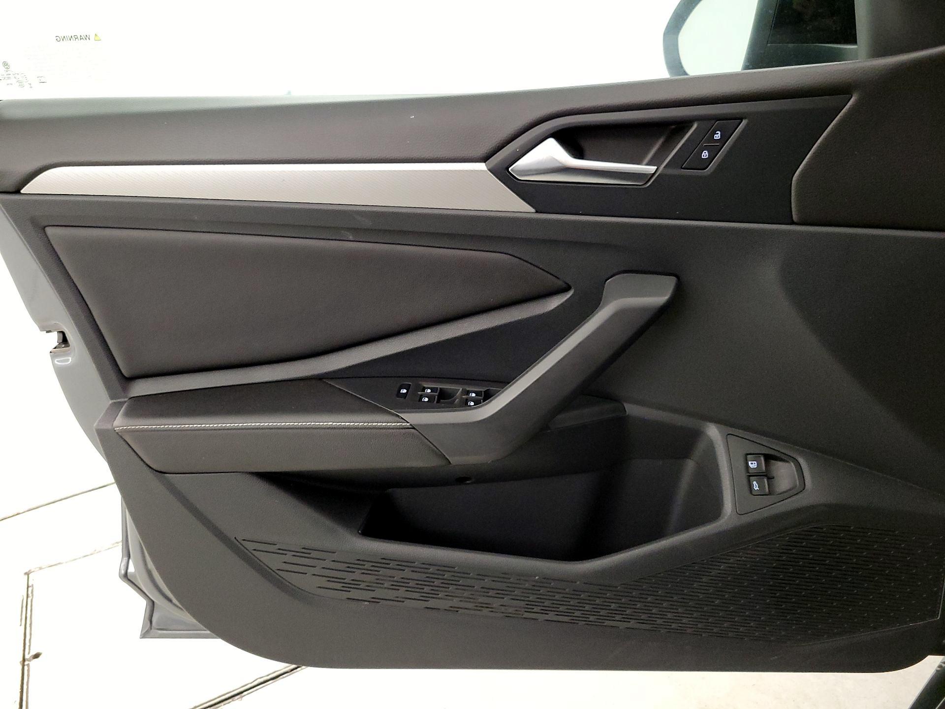 Thumbnail: 2023 Volkswagen Jetta - 12