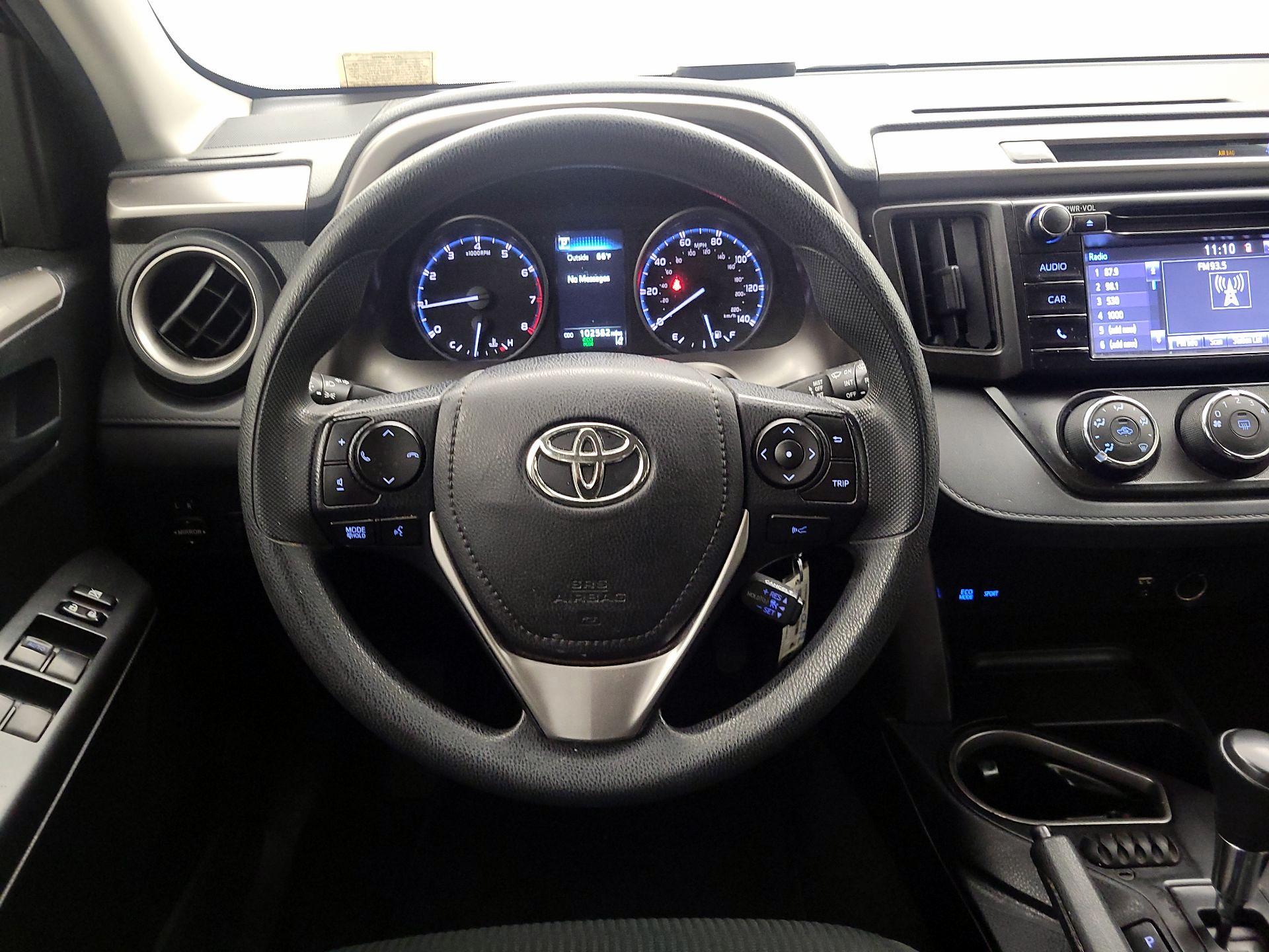 Thumbnail: 2018 Toyota RAV4 - 10