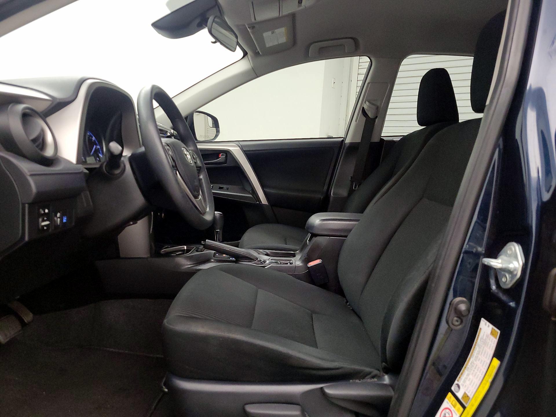 Thumbnail: 2018 Toyota RAV4 - 11