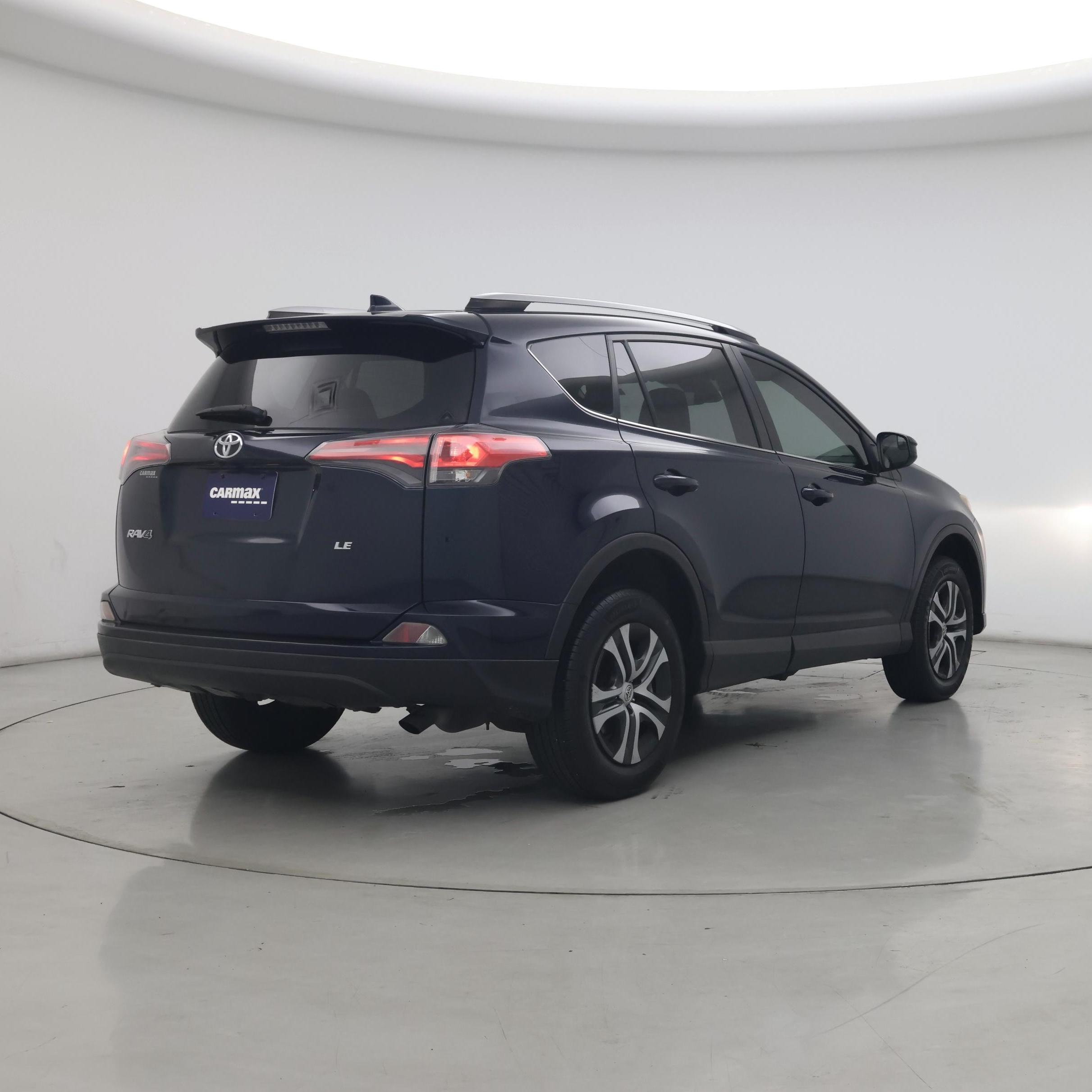 Thumbnail: 2018 Toyota RAV4 - 8