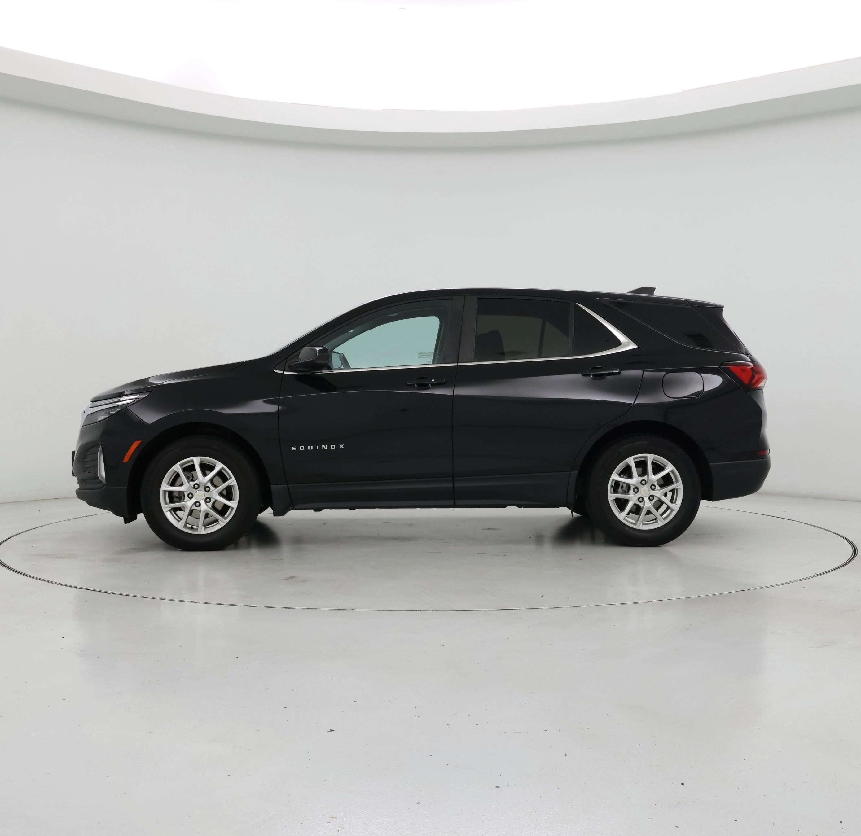 Thumbnail: 2022 Chevrolet Equinox - 3