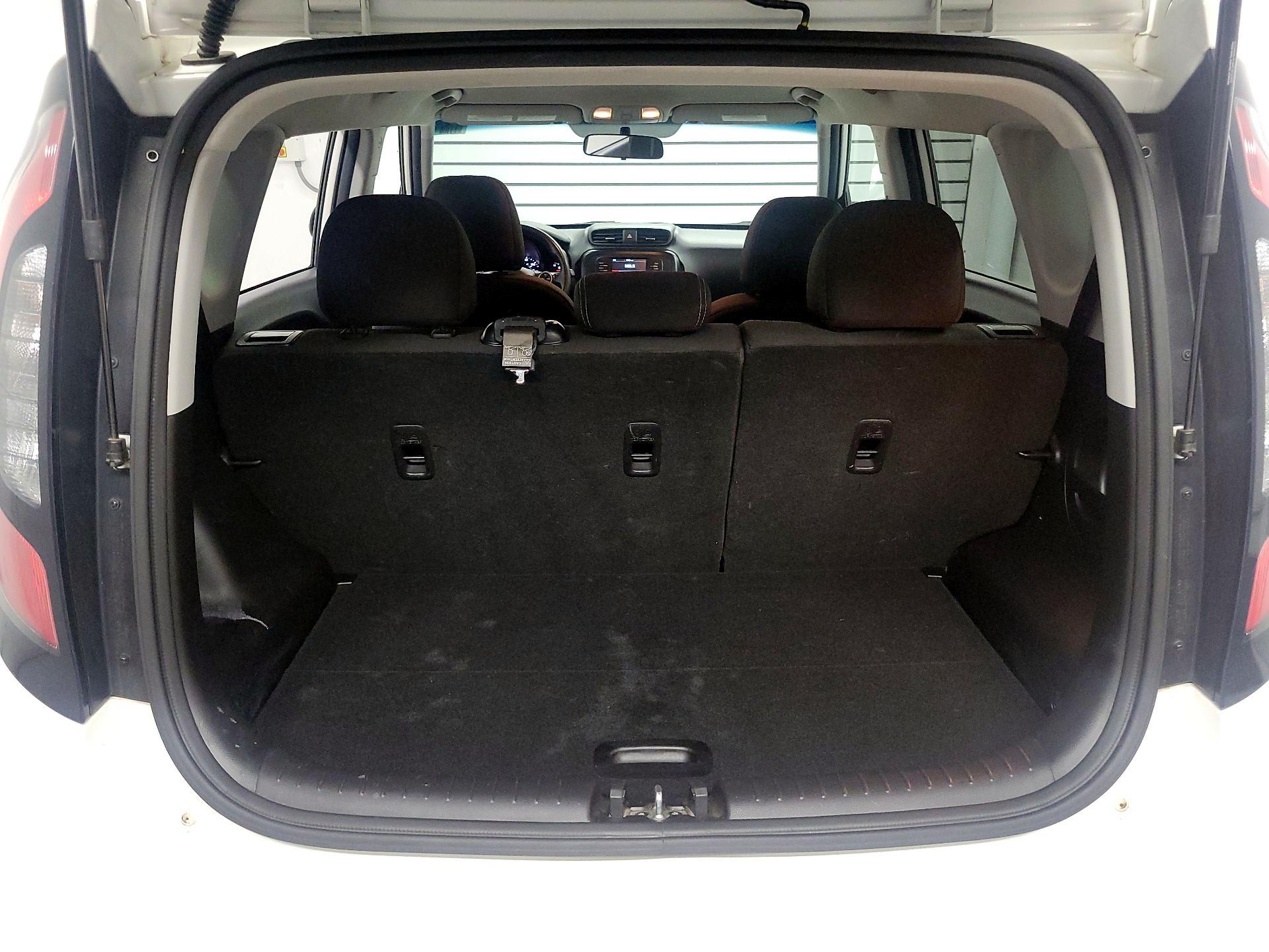 Thumbnail: 2019 Kia Soul - 18