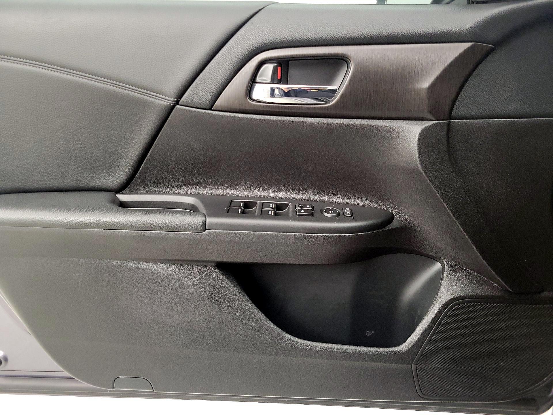 Thumbnail: 2015 Honda Accord - 12