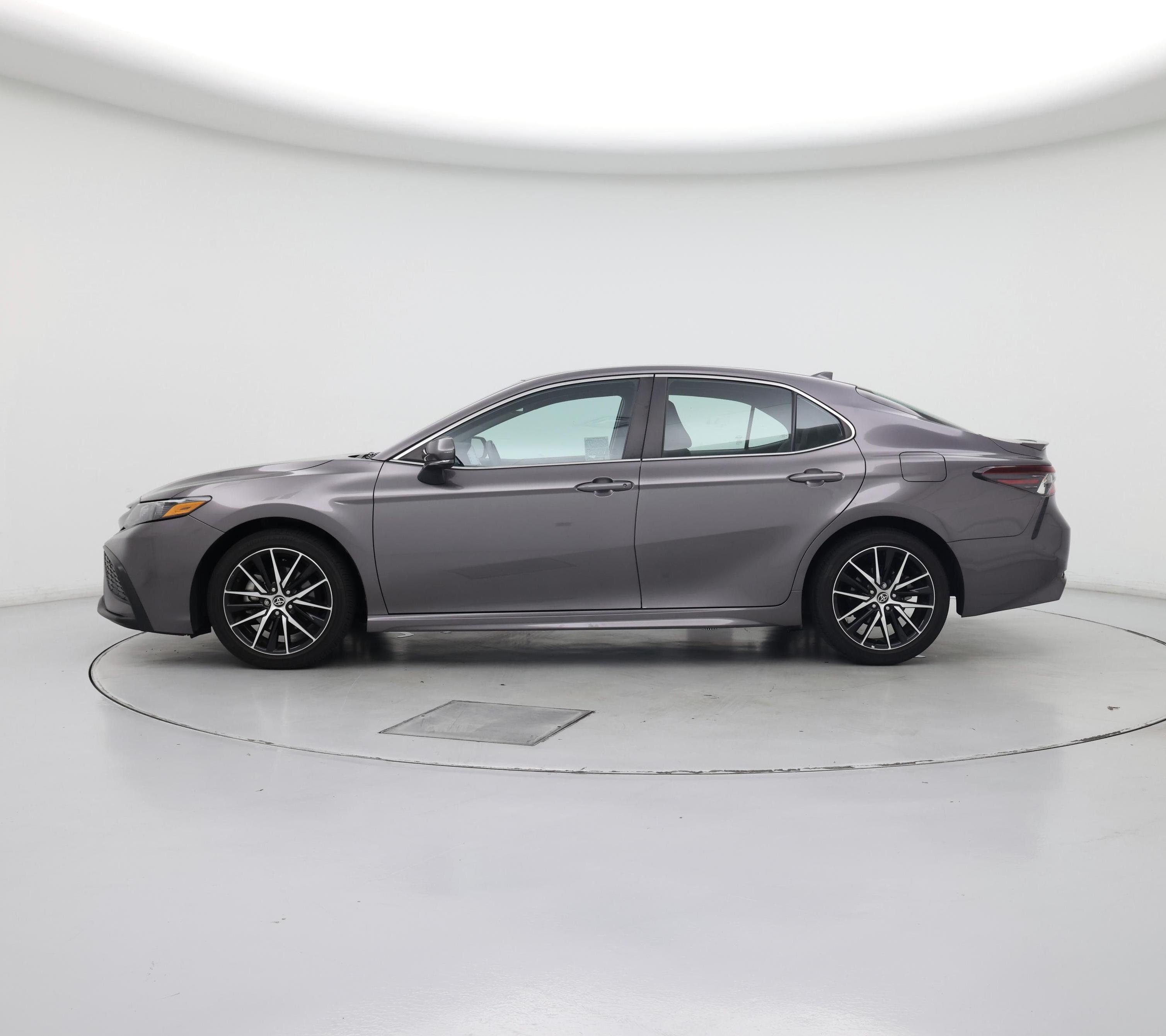 Thumbnail: 2022 Toyota Camry - 3