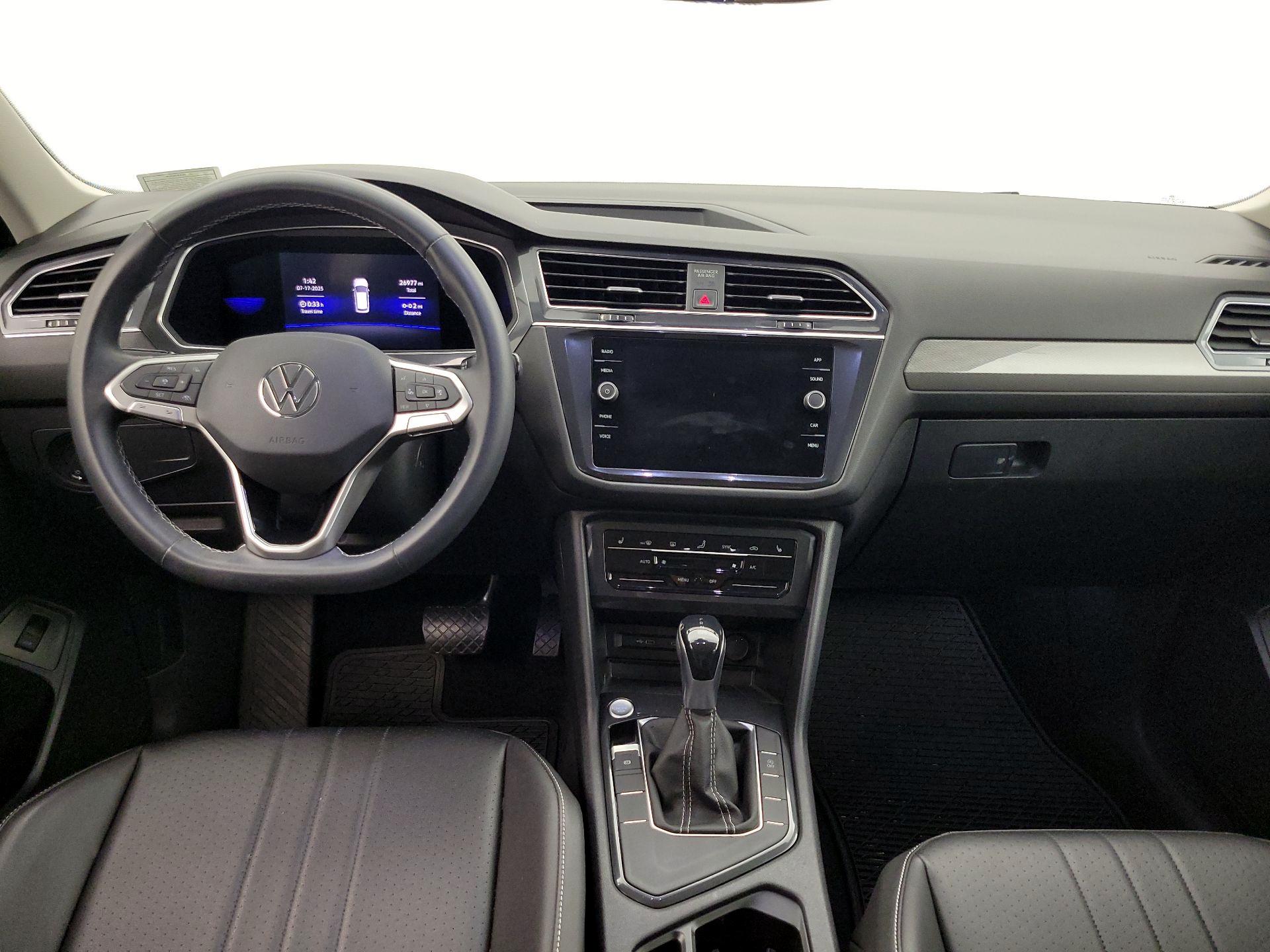 Thumbnail: 2022 Volkswagen Tiguan - 9