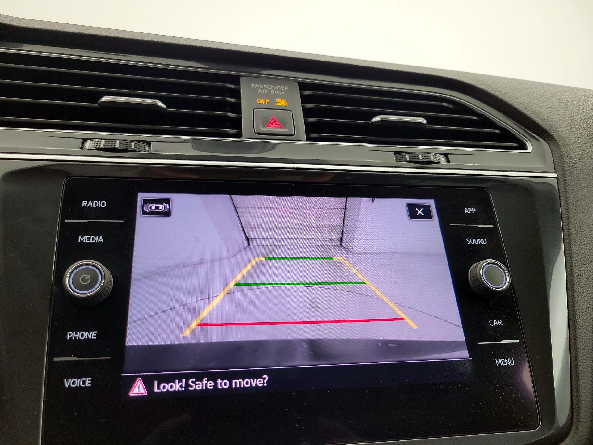 Thumbnail: 2022 Volkswagen Tiguan - 14