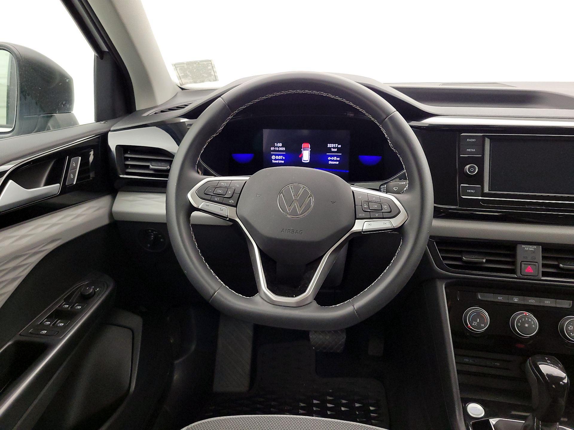 Thumbnail: 2023 Volkswagen Taos - 10