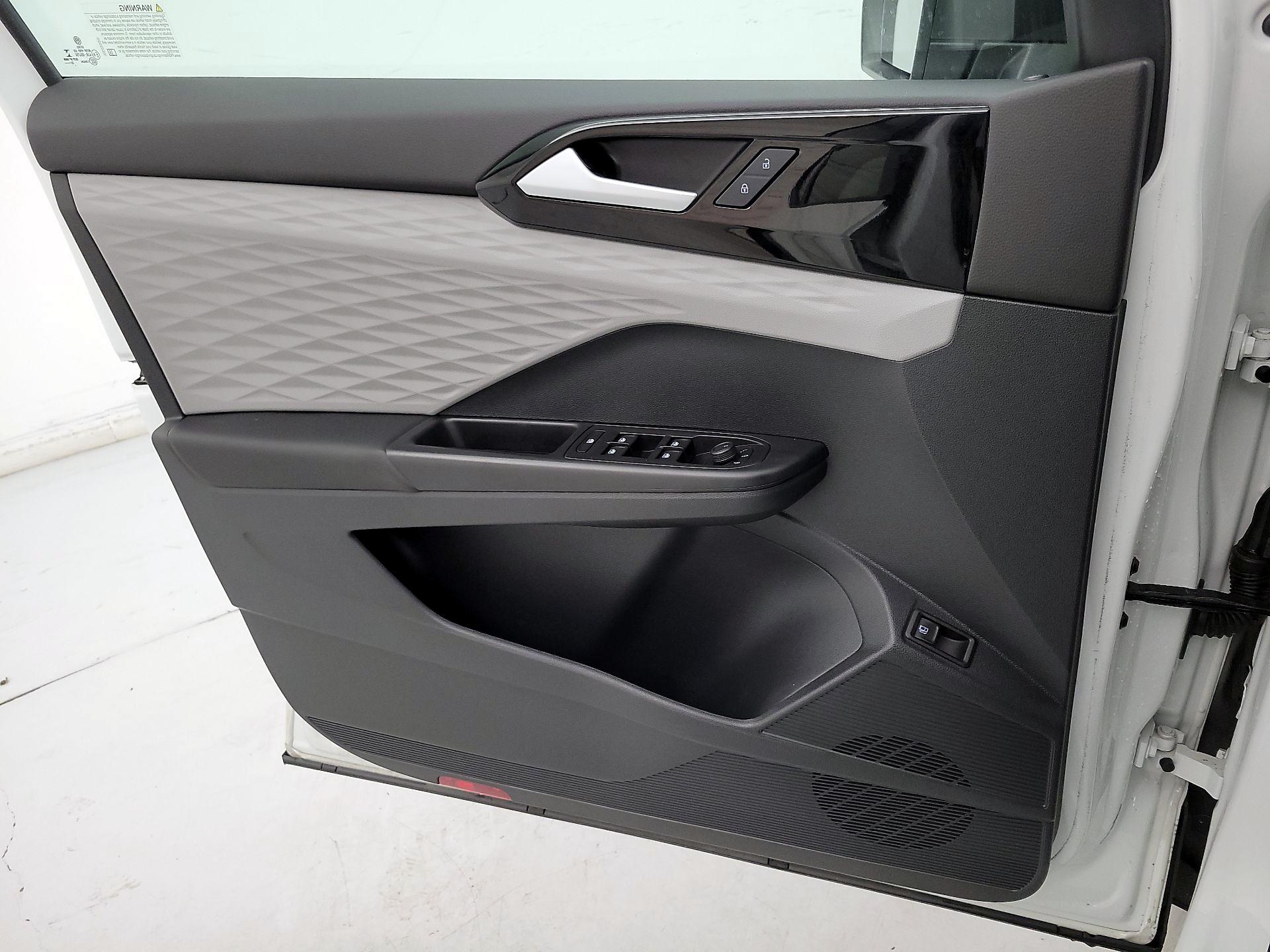 Thumbnail: 2023 Volkswagen Taos - 12